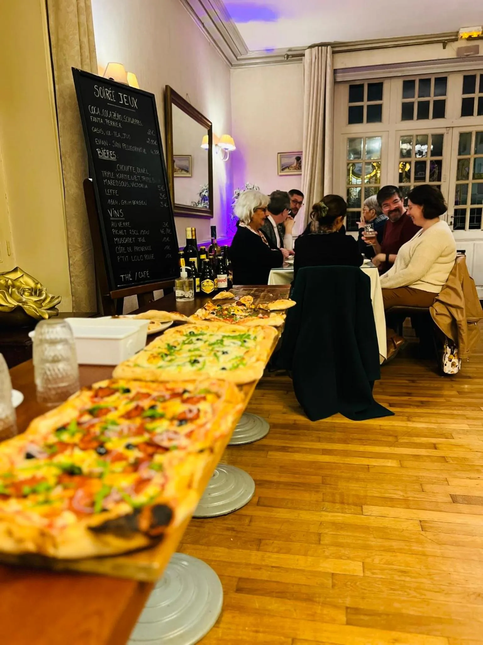 Restaurant/places to eat in Le Cheval Blanc