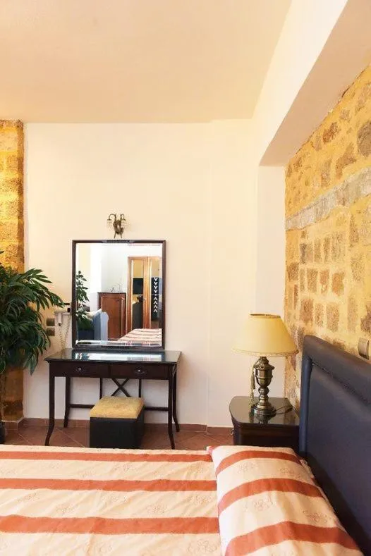 Photo of the whole room in Paris Hotel