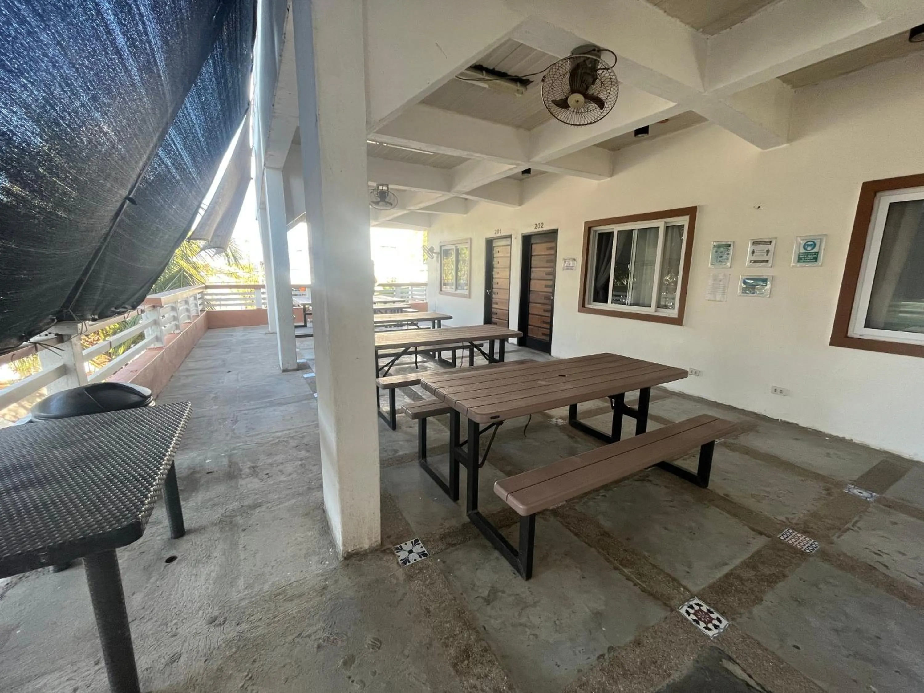 Seabreeze Beach Lodge