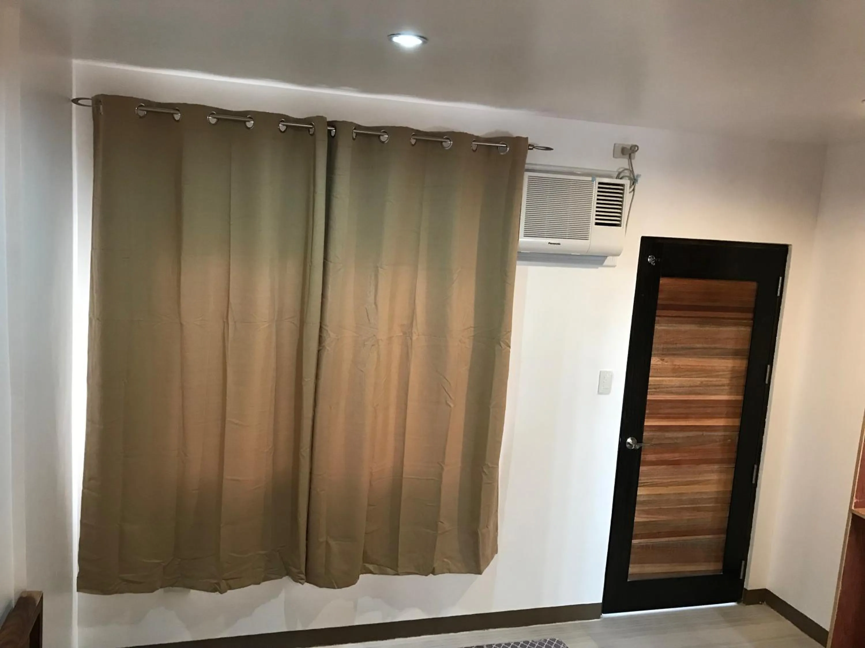 Seabreeze Beach Lodge