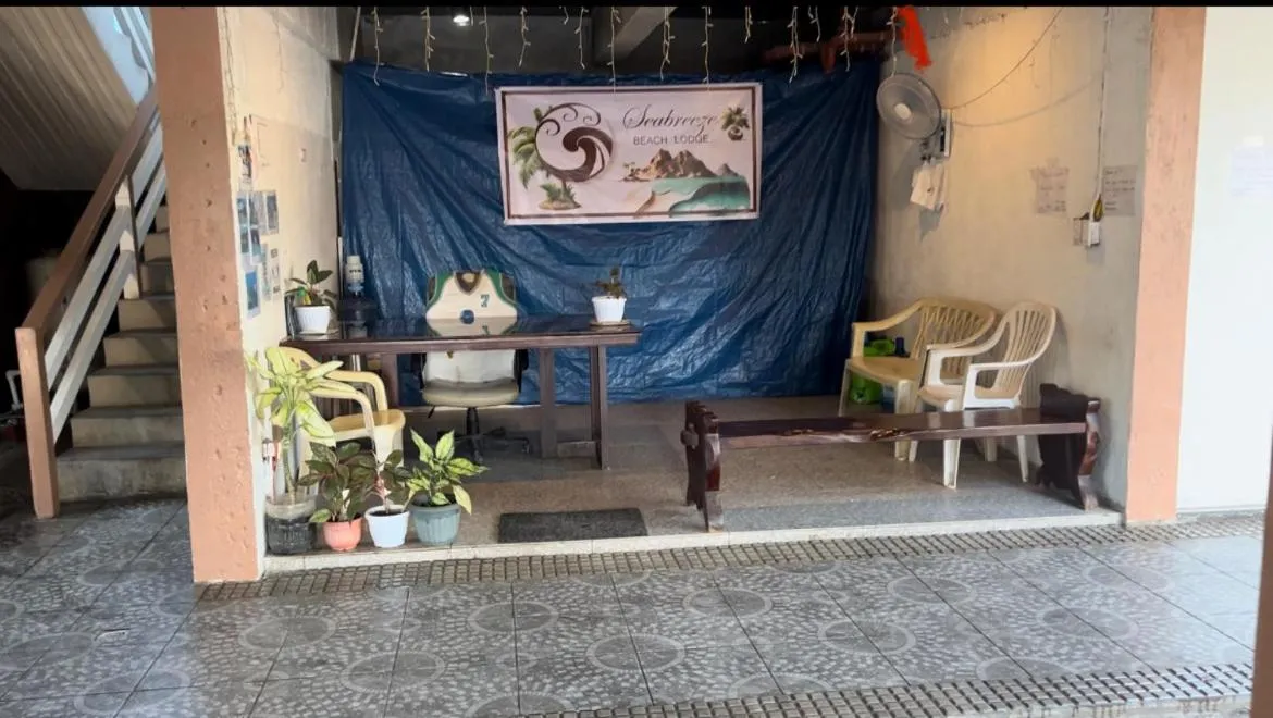 Seabreeze Beach Lodge