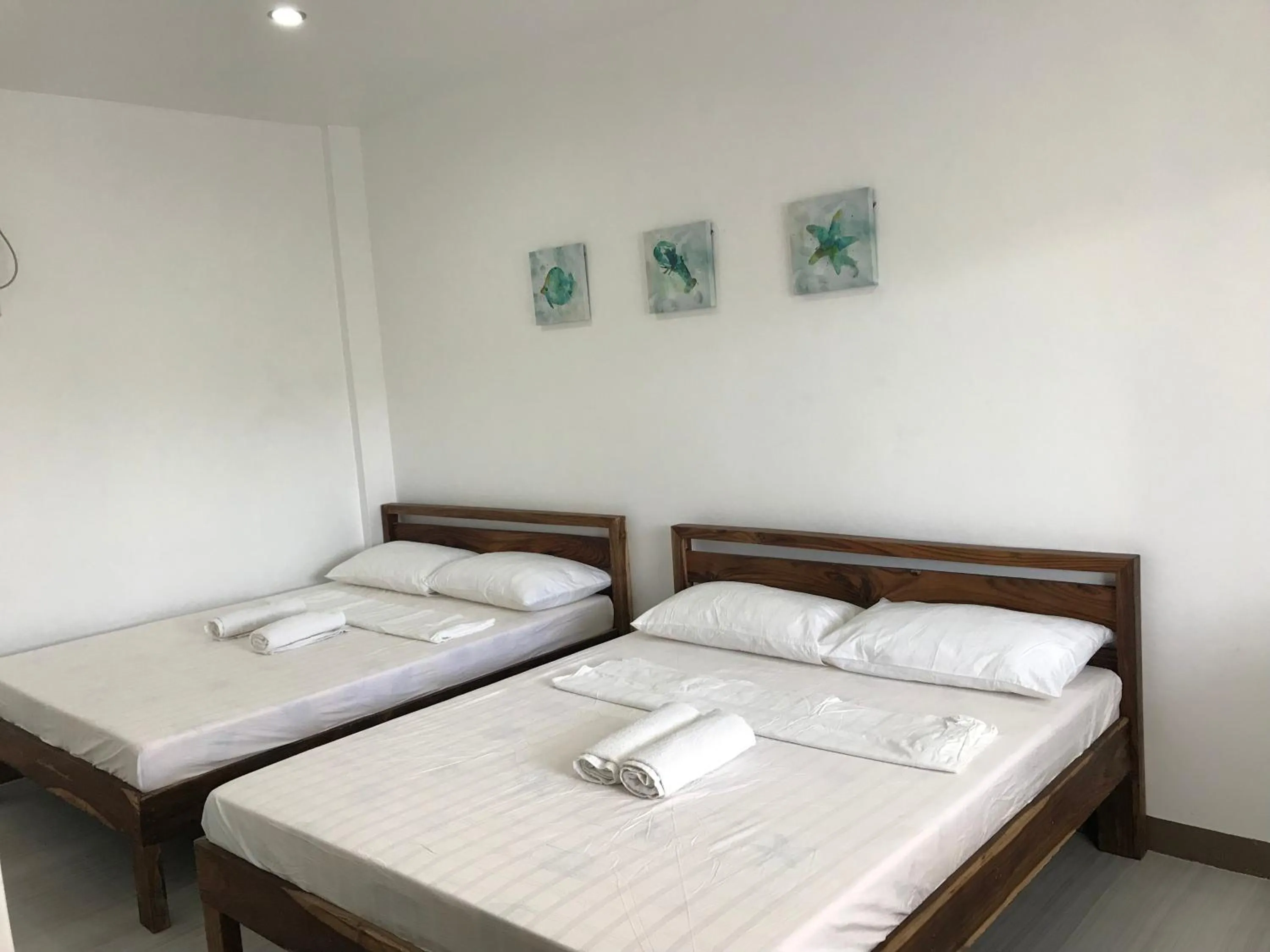 Seabreeze Beach Lodge