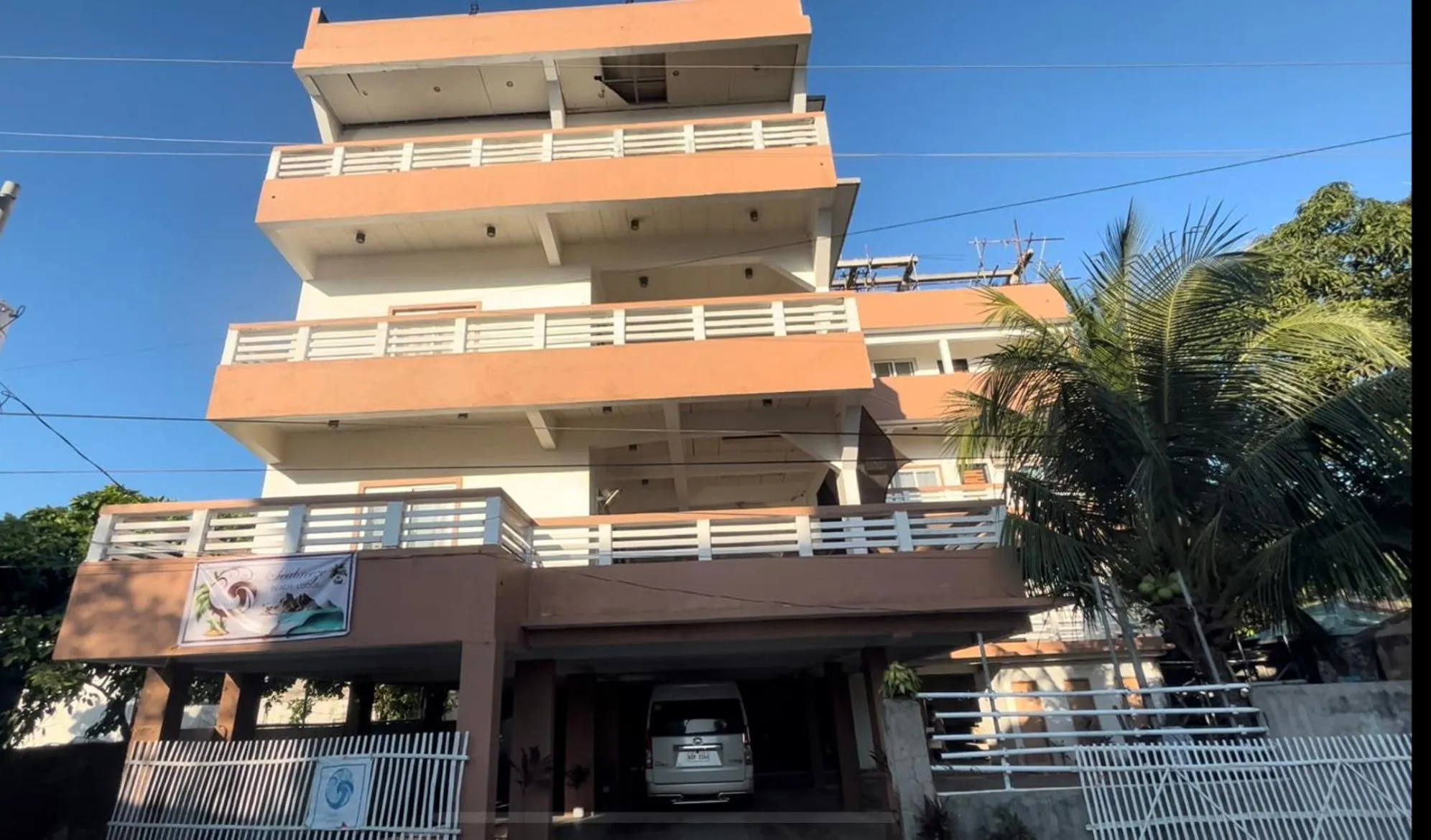 Seabreeze Beach Lodge