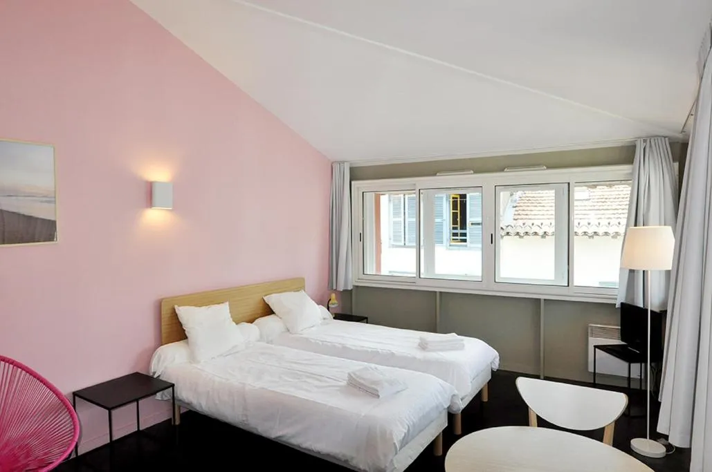 Bed in Temporesidence Chateauneuf