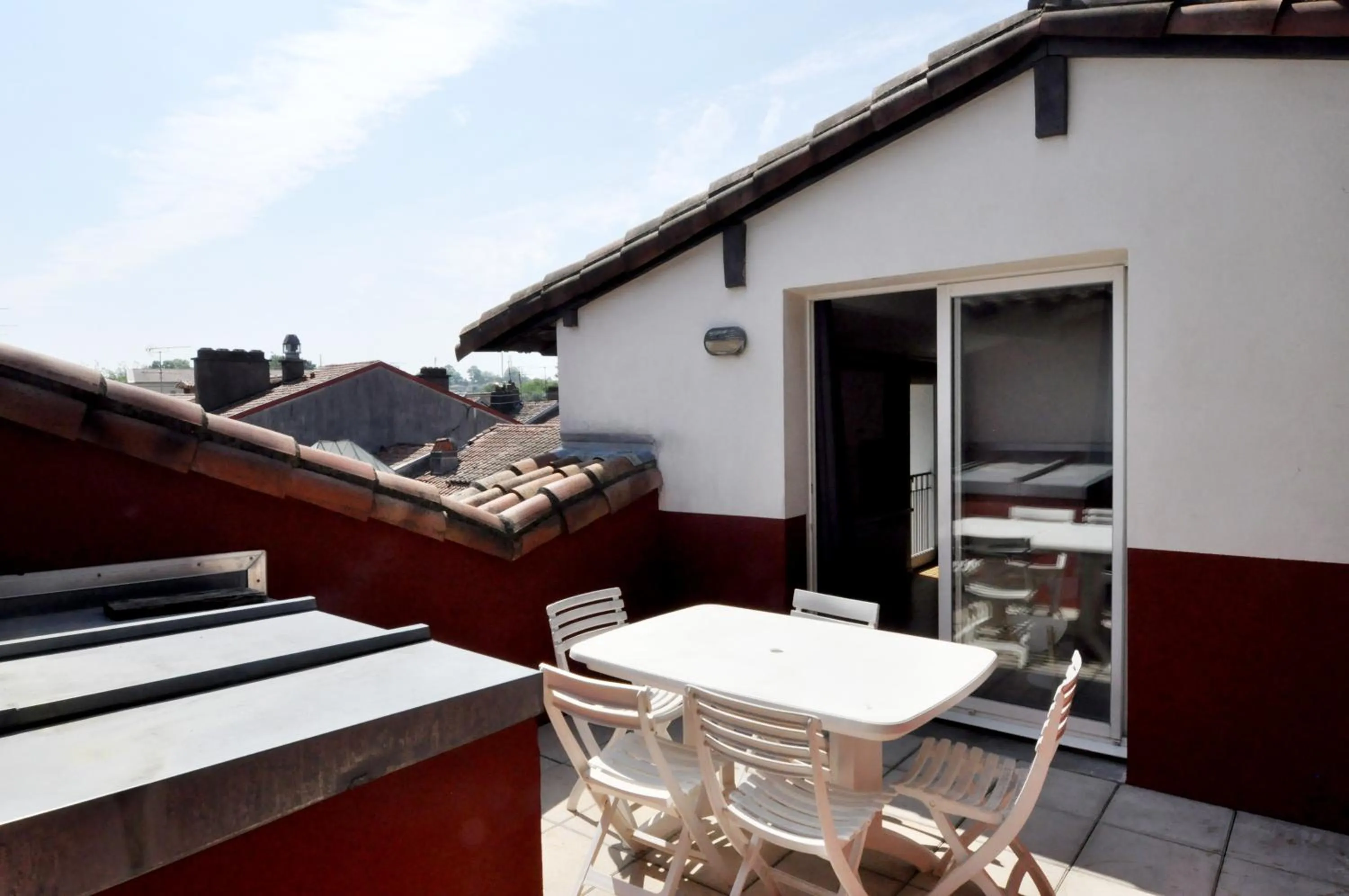 Duplex Apartment with Terrace - single occupancy in Temporesidence Chateauneuf