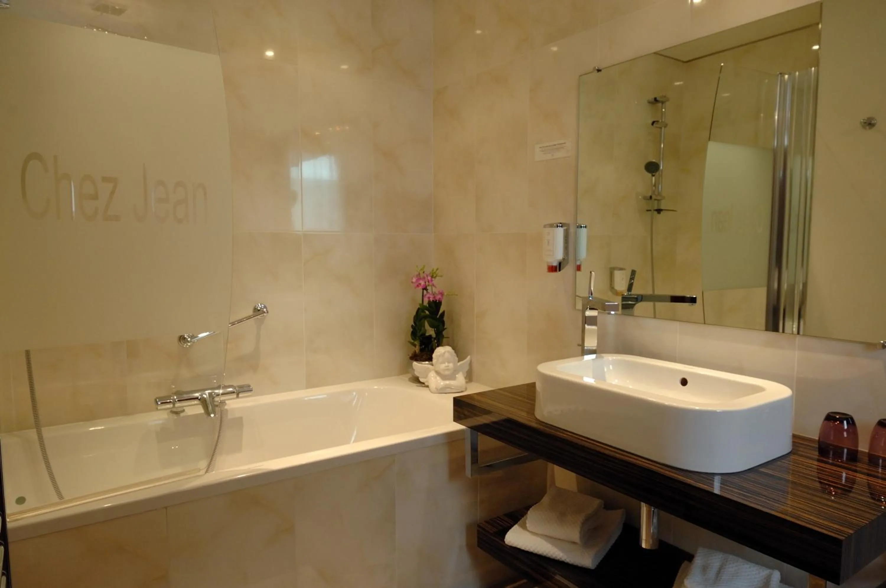 Bathroom in Chez Jean