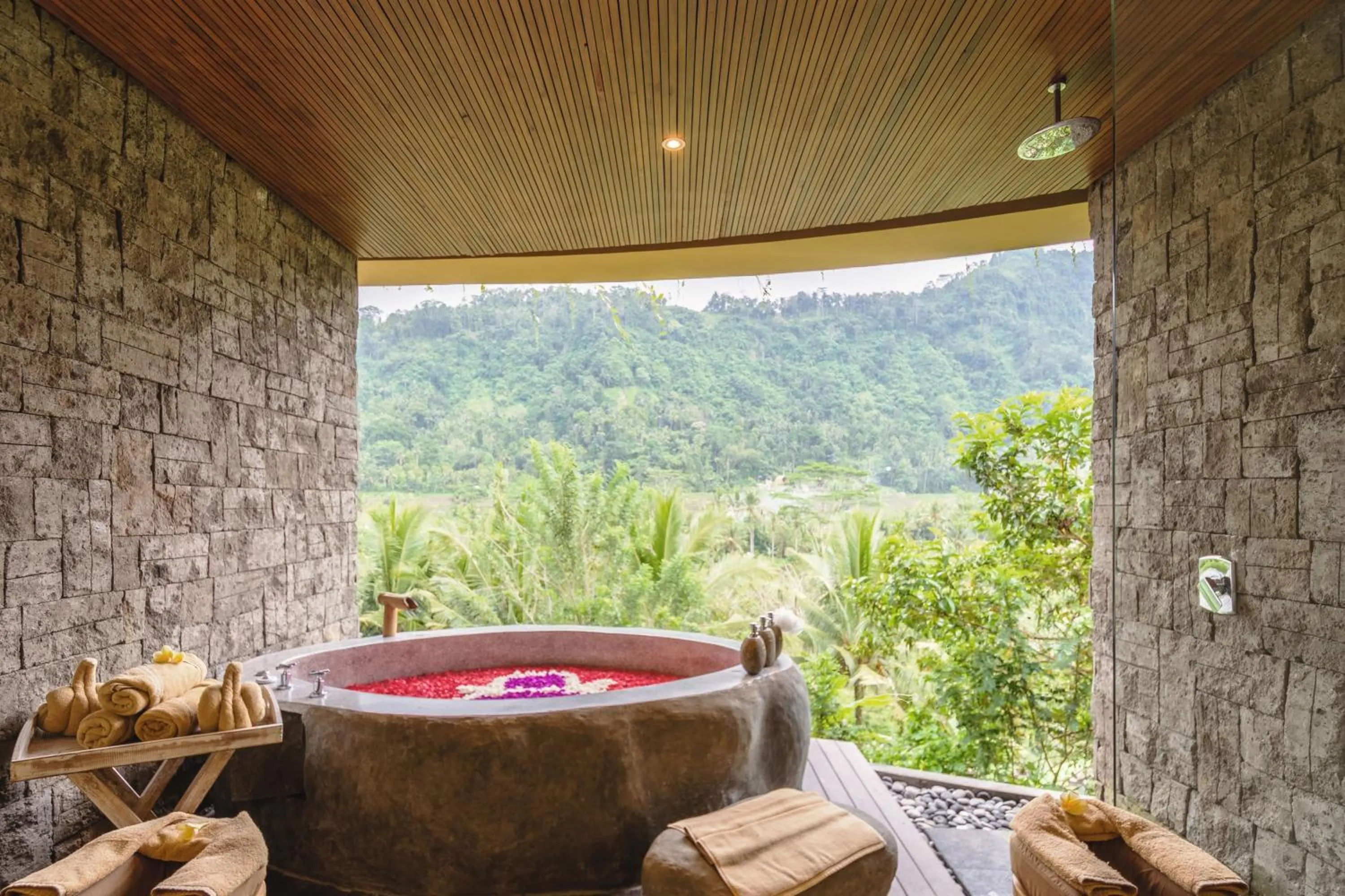 Massage in Wapa di Ume Sidemen