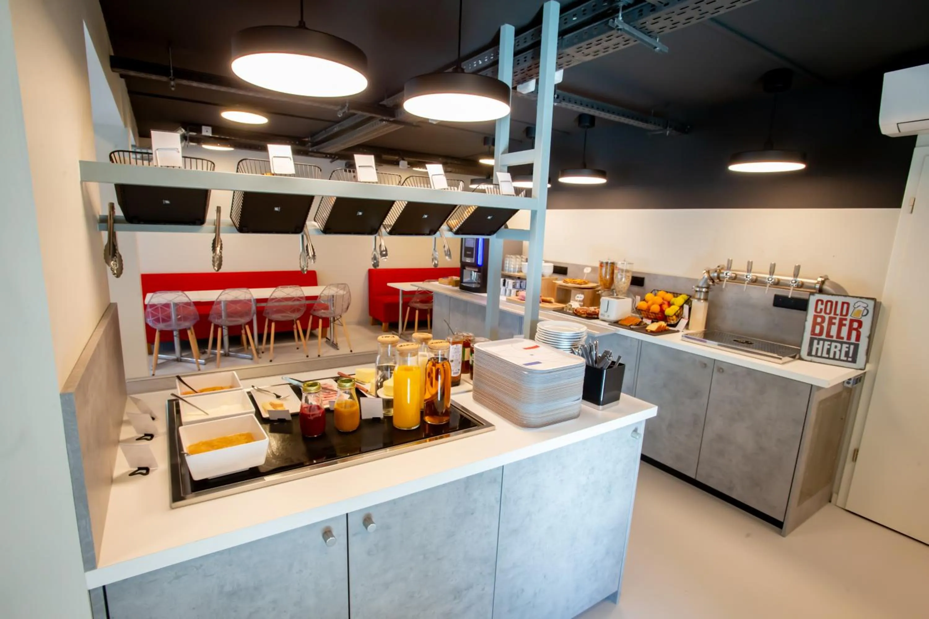 Breakfast in ibis budget Haguenau Strasbourg Nord