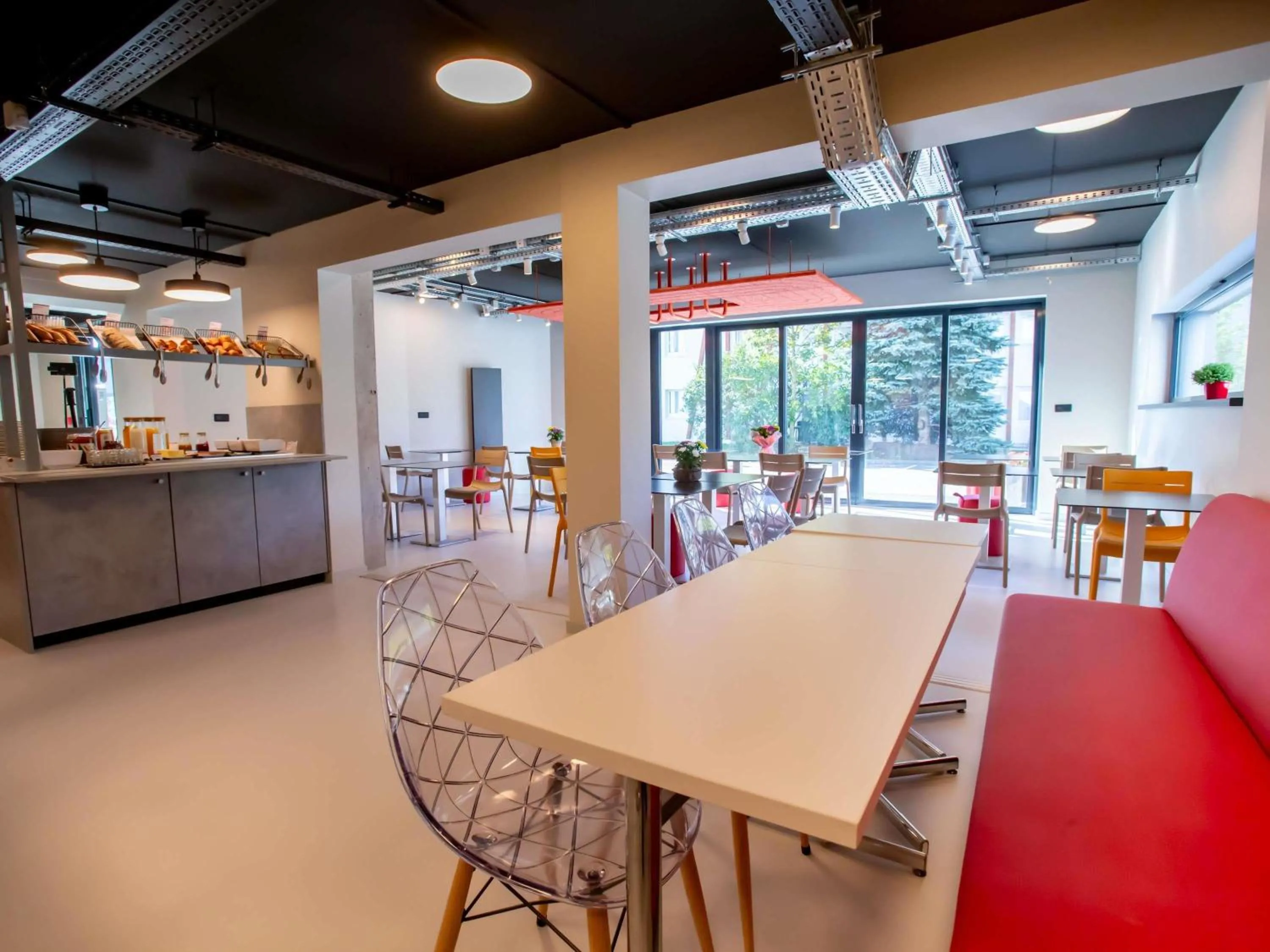 Restaurant/places to eat in ibis budget Haguenau Strasbourg Nord