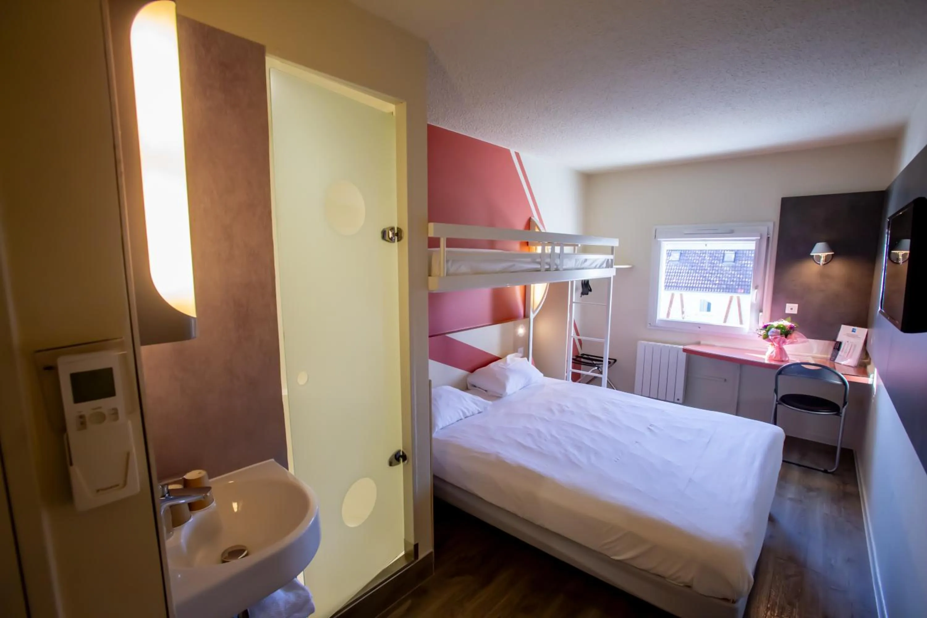 Bedroom, Bed in ibis budget Haguenau Strasbourg Nord