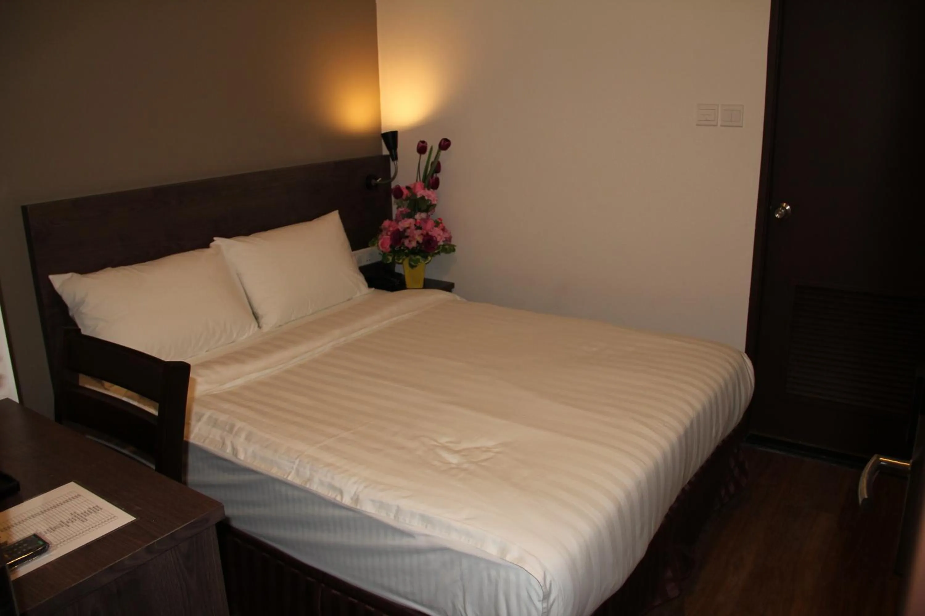 Bedroom, Bed in KL Hotel