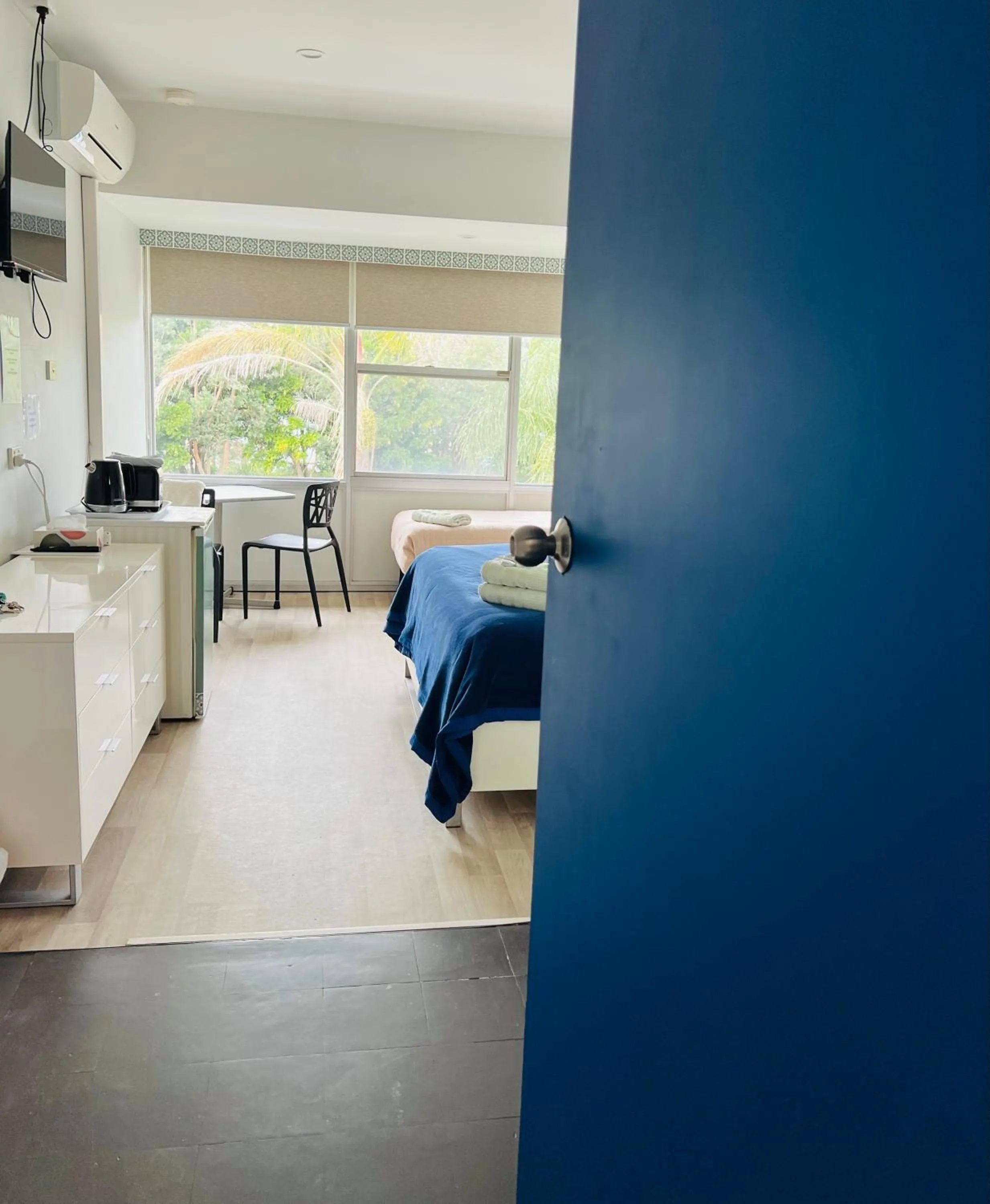 Bed in Ettalong Beach motel