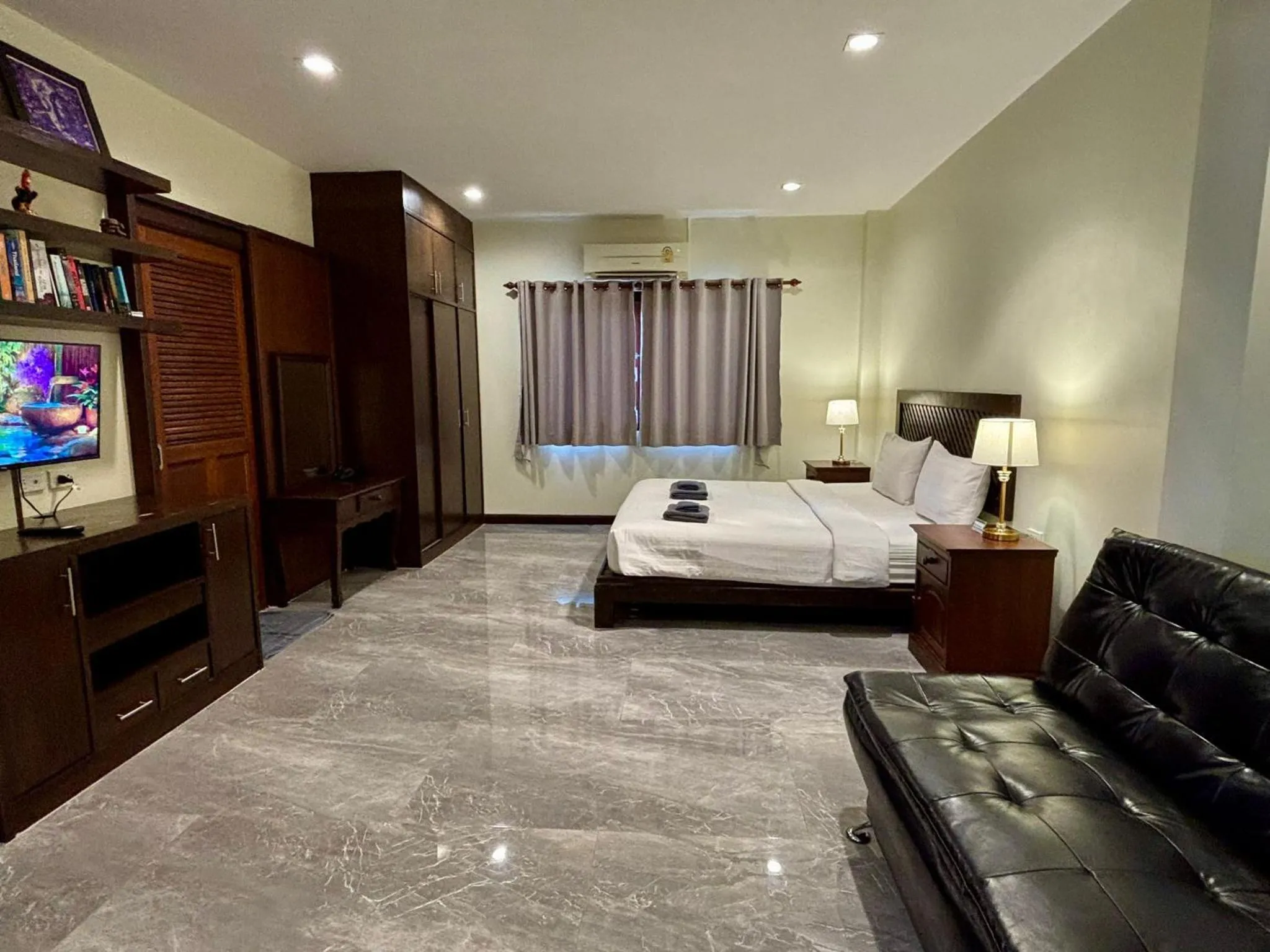 Bed in Shanti Boutique Hotel