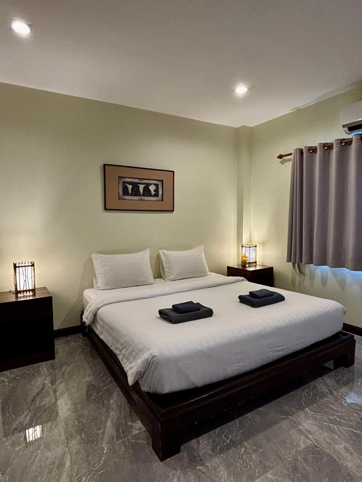 Bed in Shanti Boutique Hotel