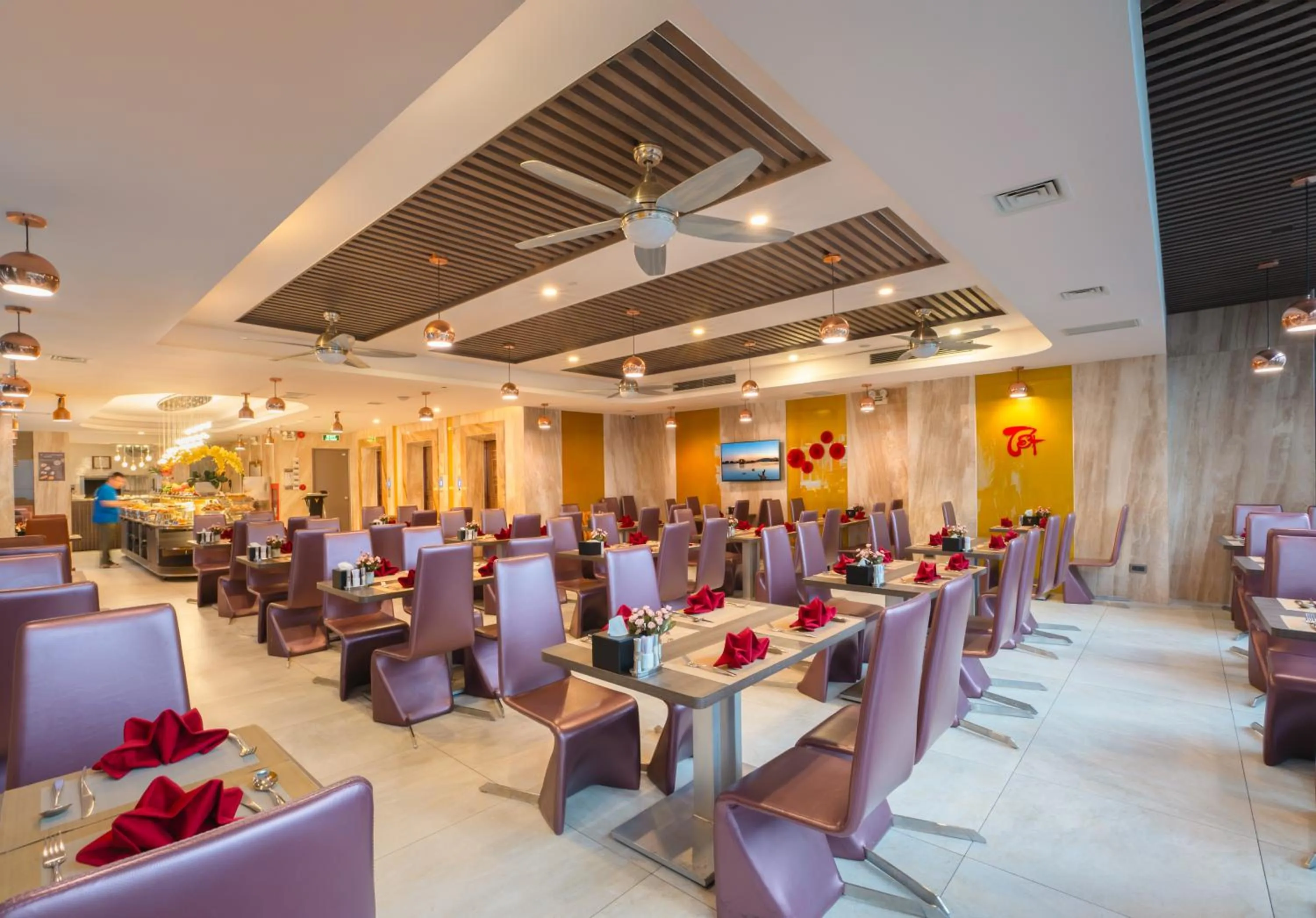 Restaurant/places to eat in V Hotel Nha Trang