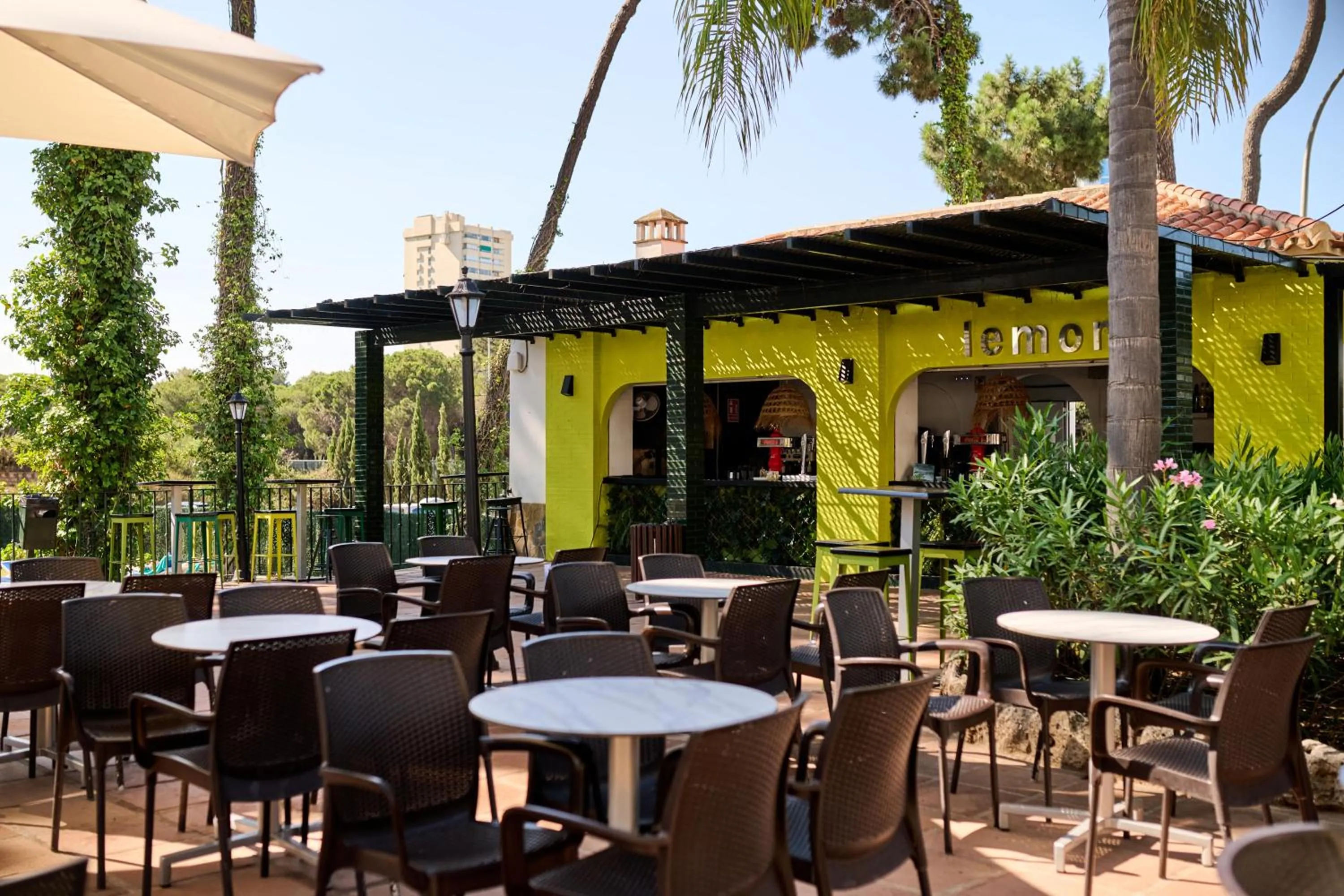 Lounge or bar in AluaSun Marbella Park