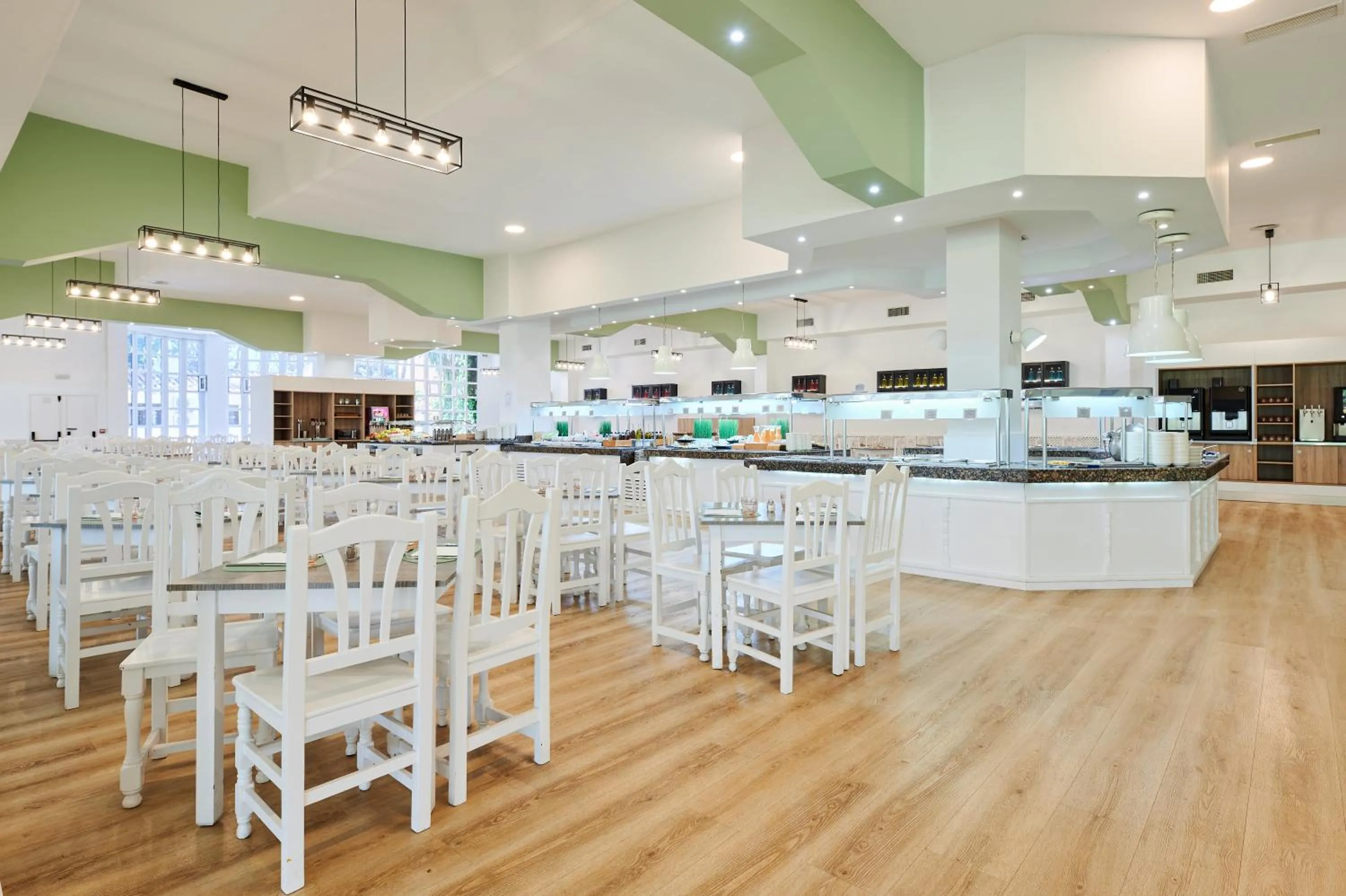 Restaurant/places to eat in AluaSun Marbella Park