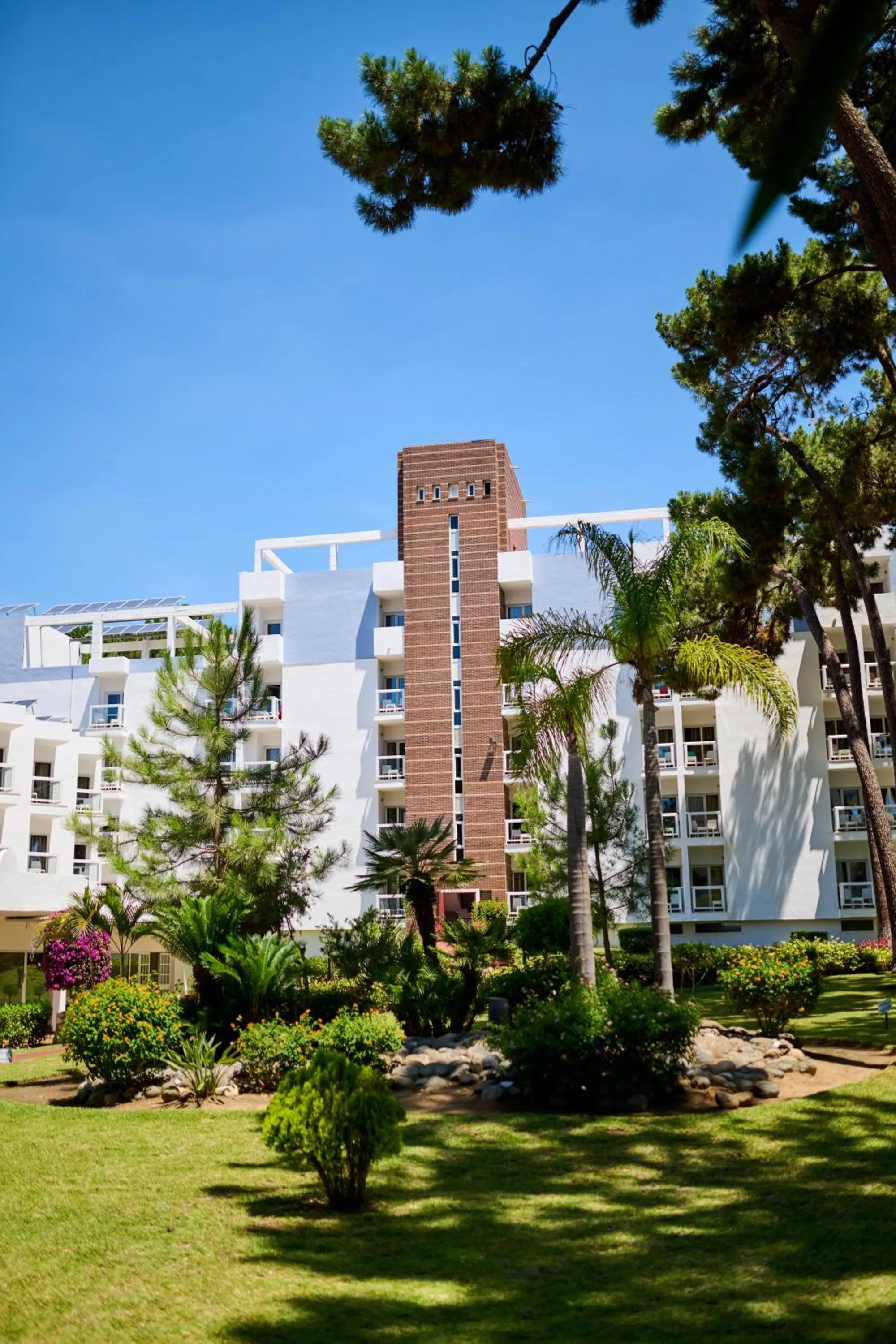 Property building in AluaSun Marbella Park