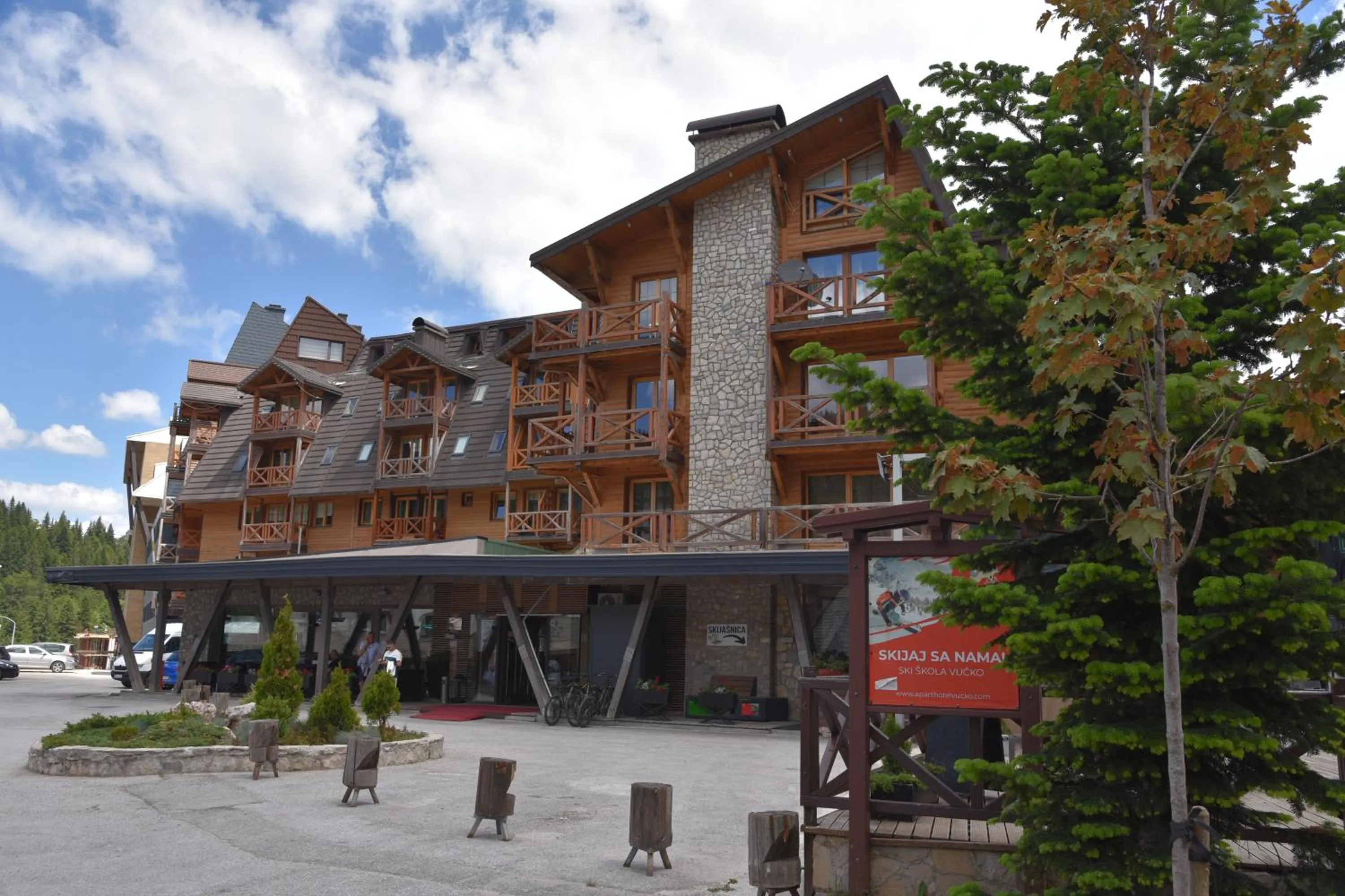 Property building in Aparthotel Vucko