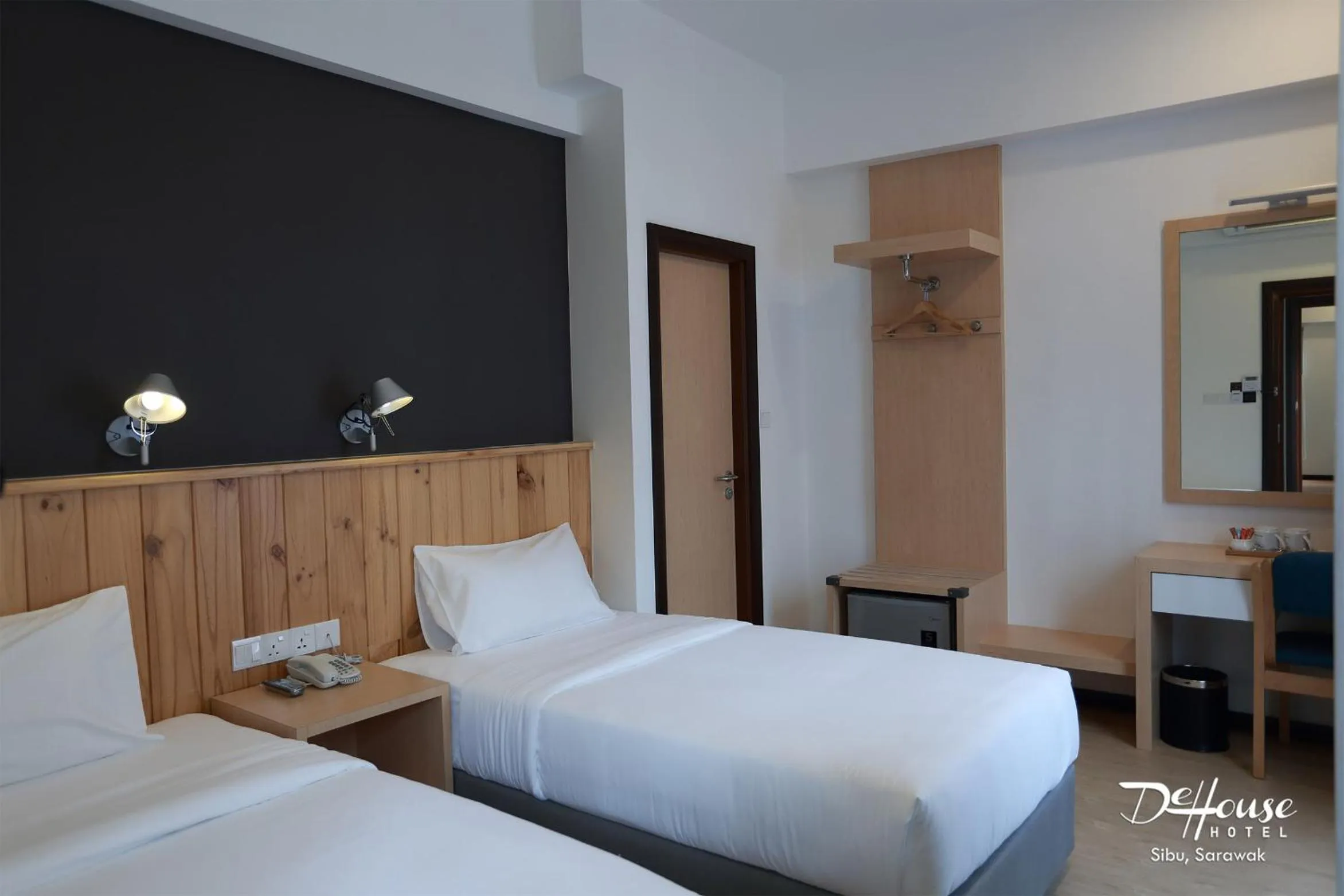 Photo of the whole room, Bed in De House Hotel