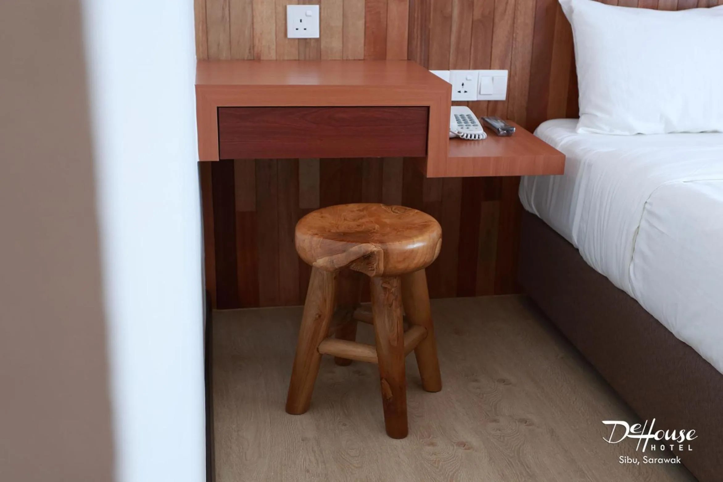 Seating area, Bed in De House Hotel