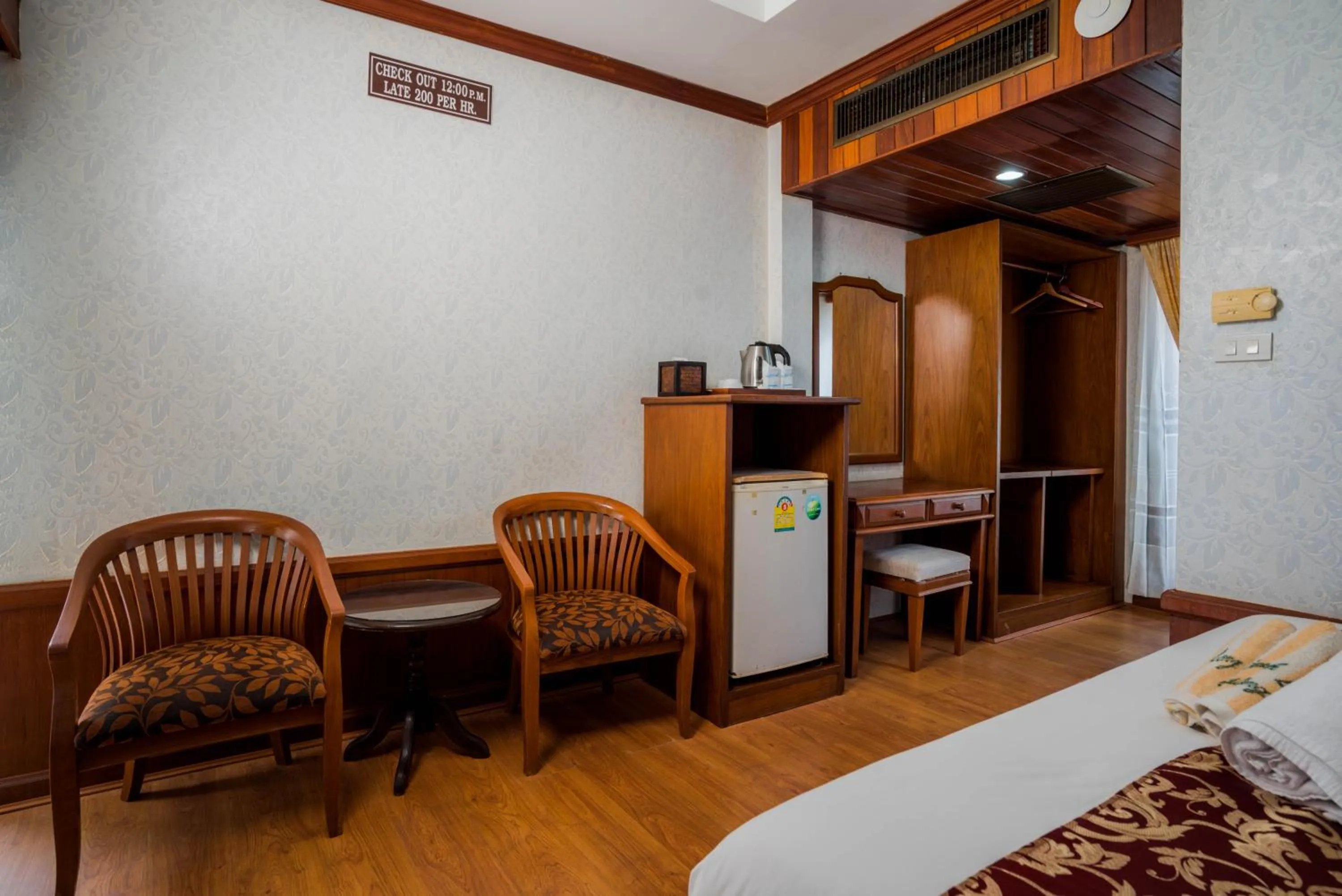 Bed in Long Beach Lodge, Chaweng Beach, Koh Samui