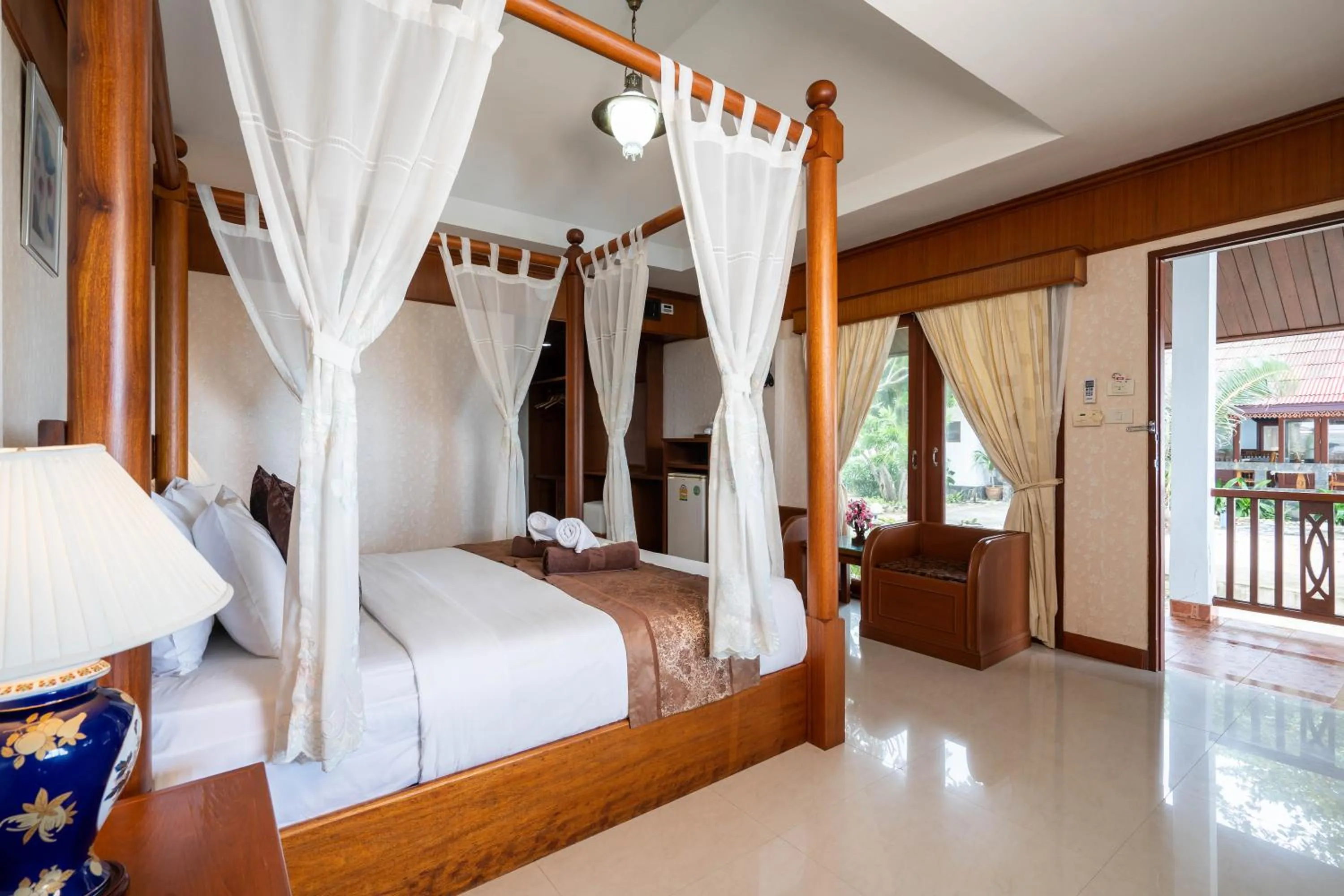 Bed in Long Beach Lodge, Chaweng Beach, Koh Samui