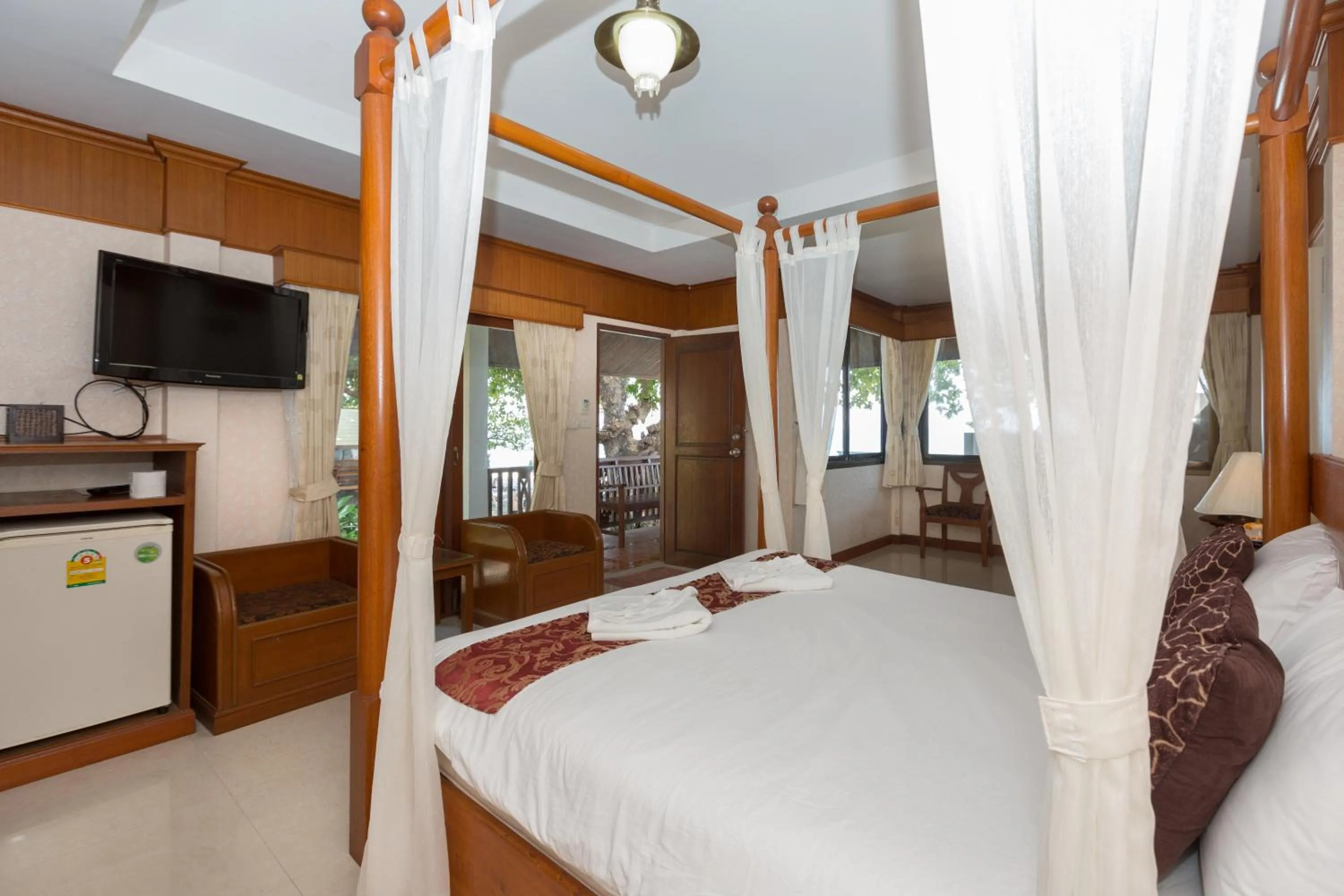 Bedroom, Bed in Long Beach Lodge, Chaweng Beach, Koh Samui