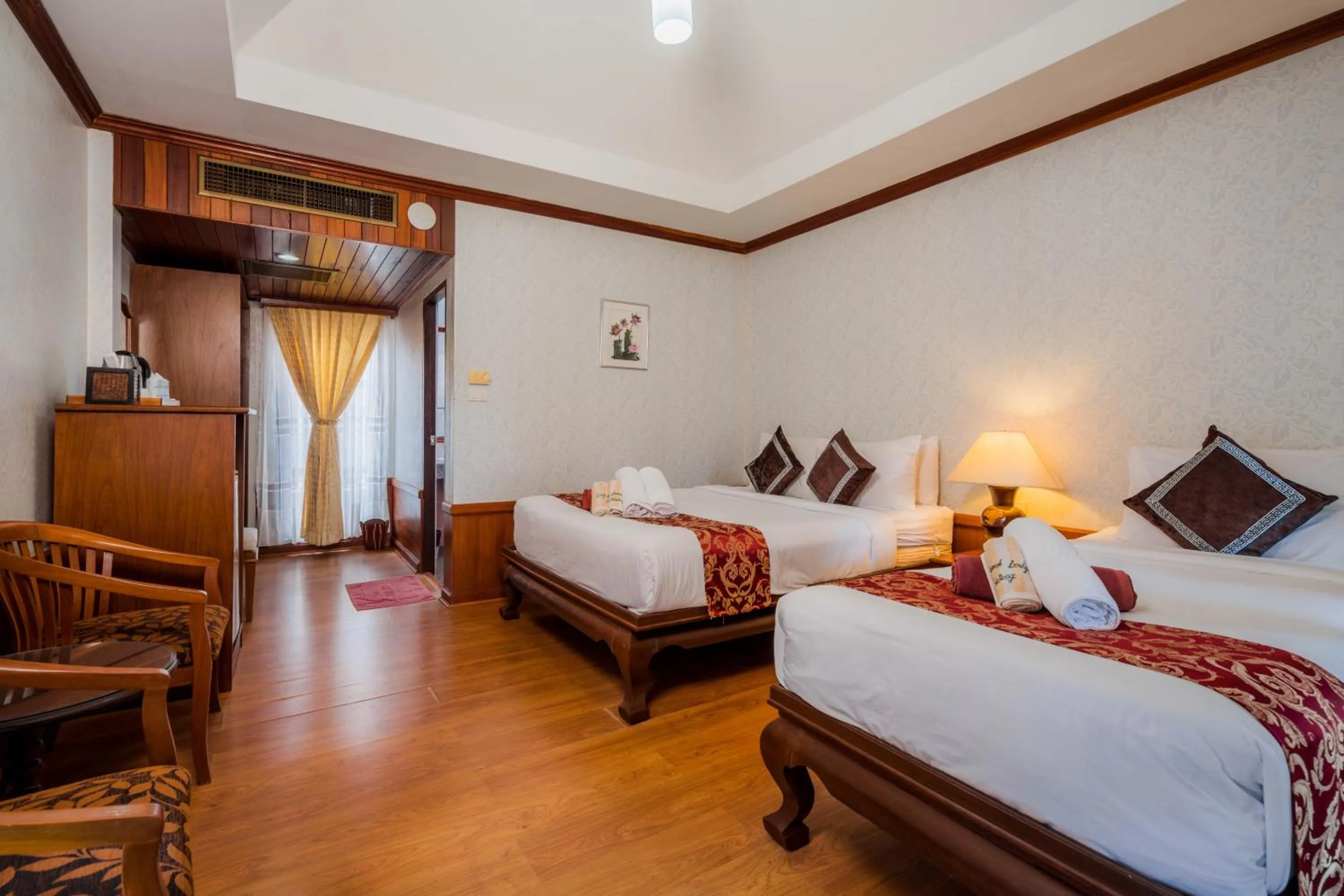 Bed in Long Beach Lodge, Chaweng Beach, Koh Samui