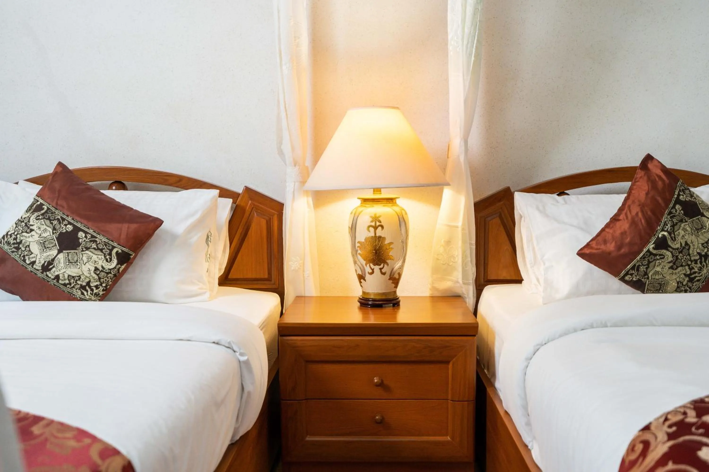 Bed in Long Beach Lodge, Chaweng Beach, Koh Samui