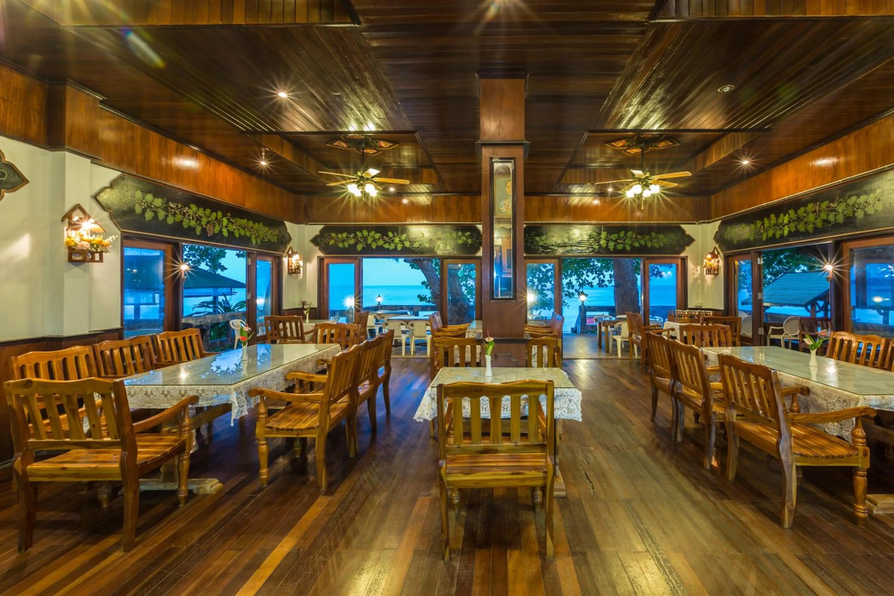 Restaurant/places to eat in Long Beach Lodge, Chaweng Beach, Koh Samui