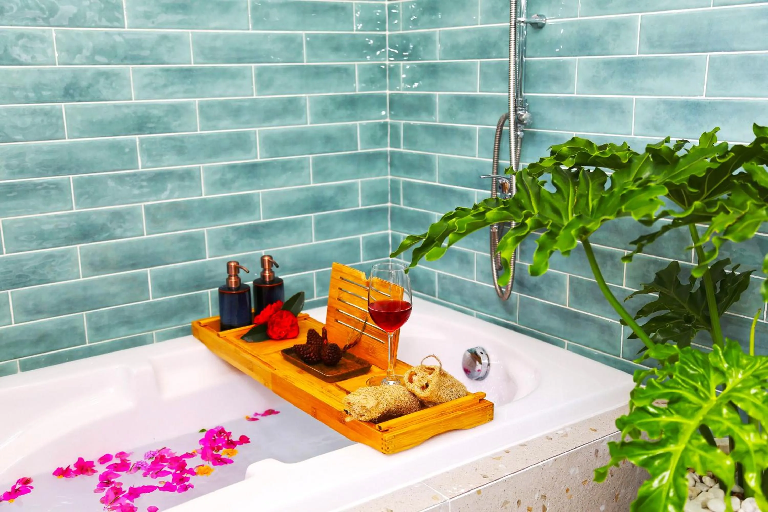 Bath in Tom Hill Boutique Resort & Spa - Sea View