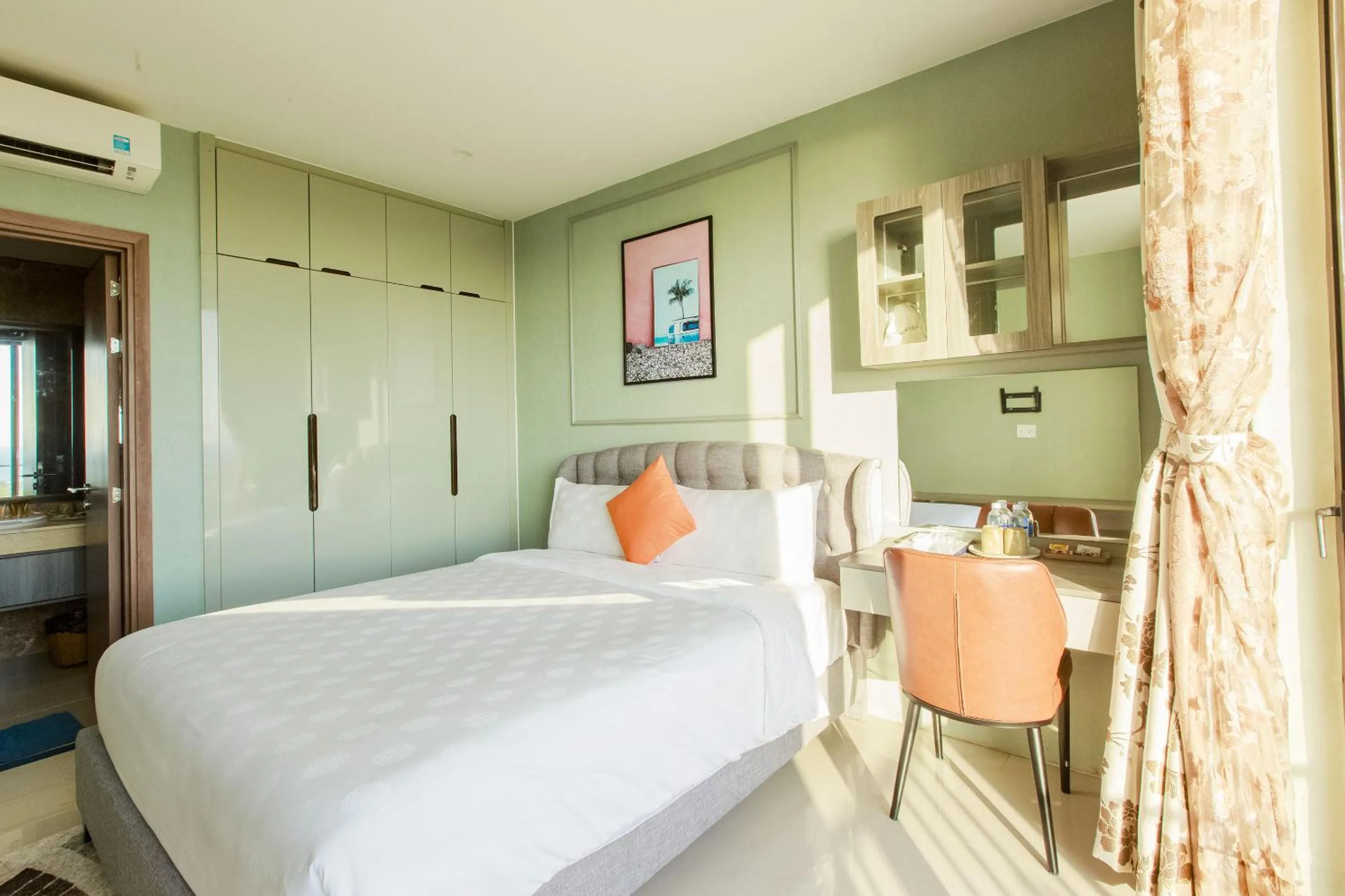 Bedroom, Bed in Tom Hill Boutique Resort & Spa - Sea View