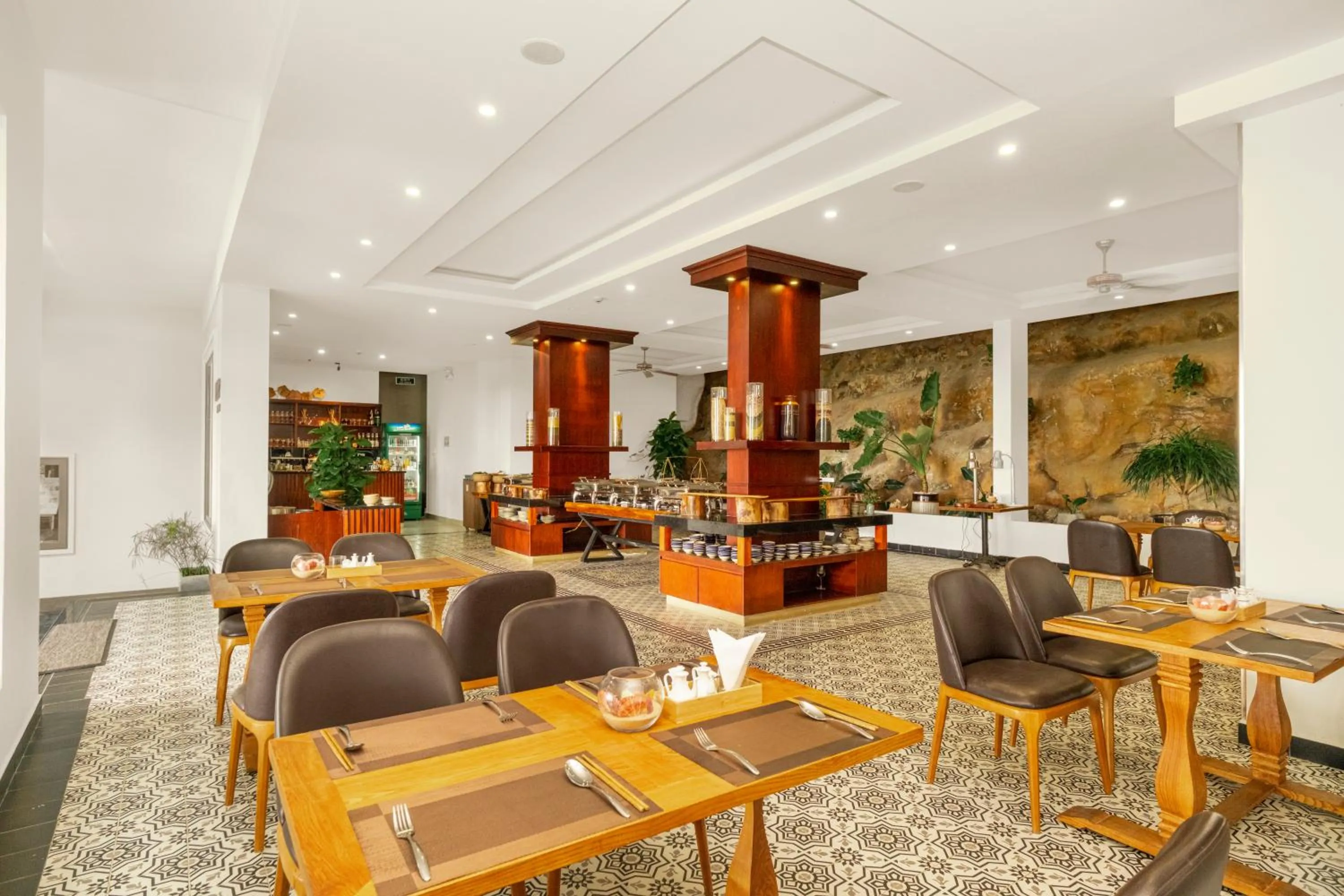 Restaurant/places to eat in Tom Hill Boutique Resort & Spa - Sea View