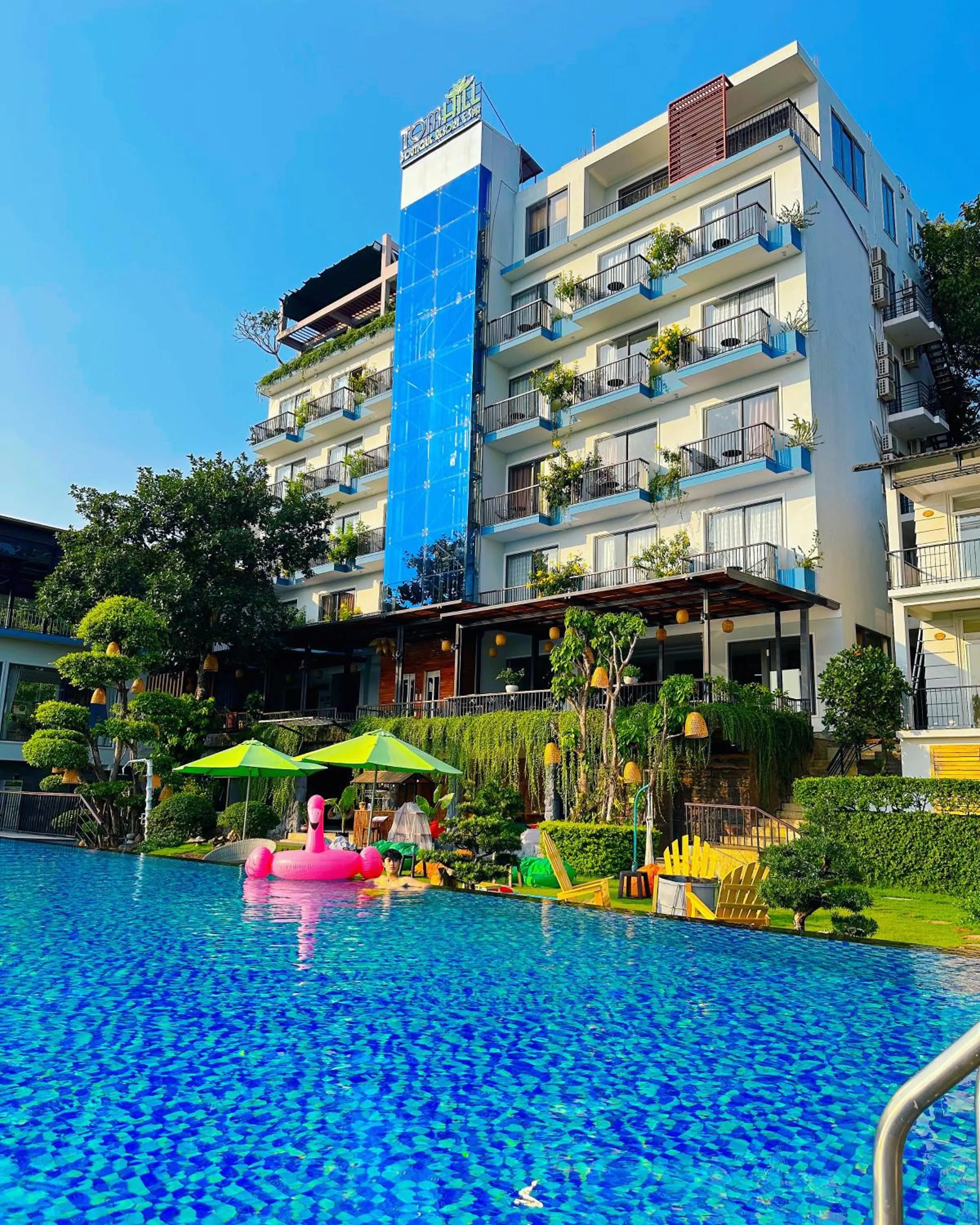 Swimming pool in Tom Hill Boutique Resort & Spa - Sea View