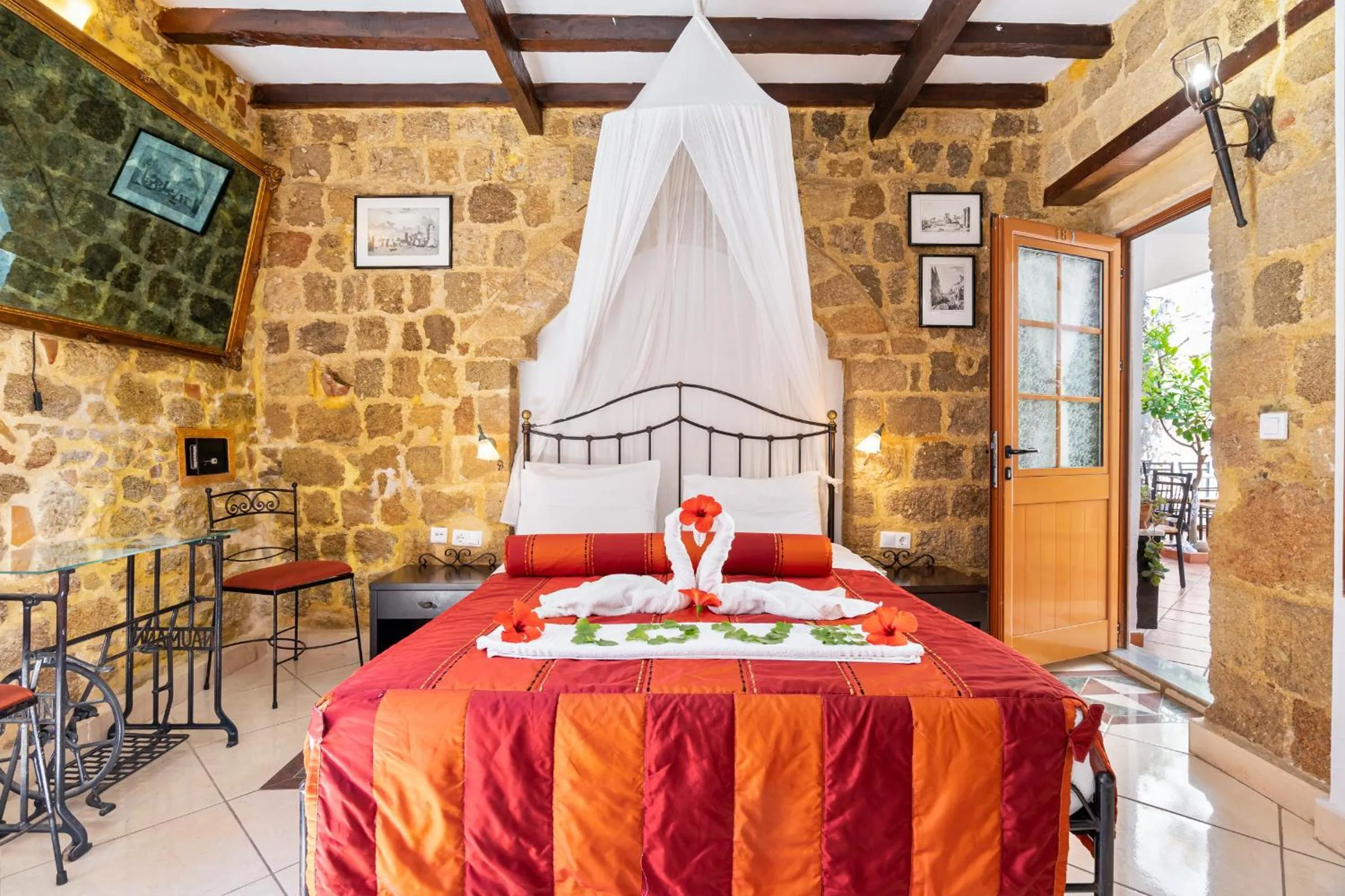 Bedroom in Cava d'Oro