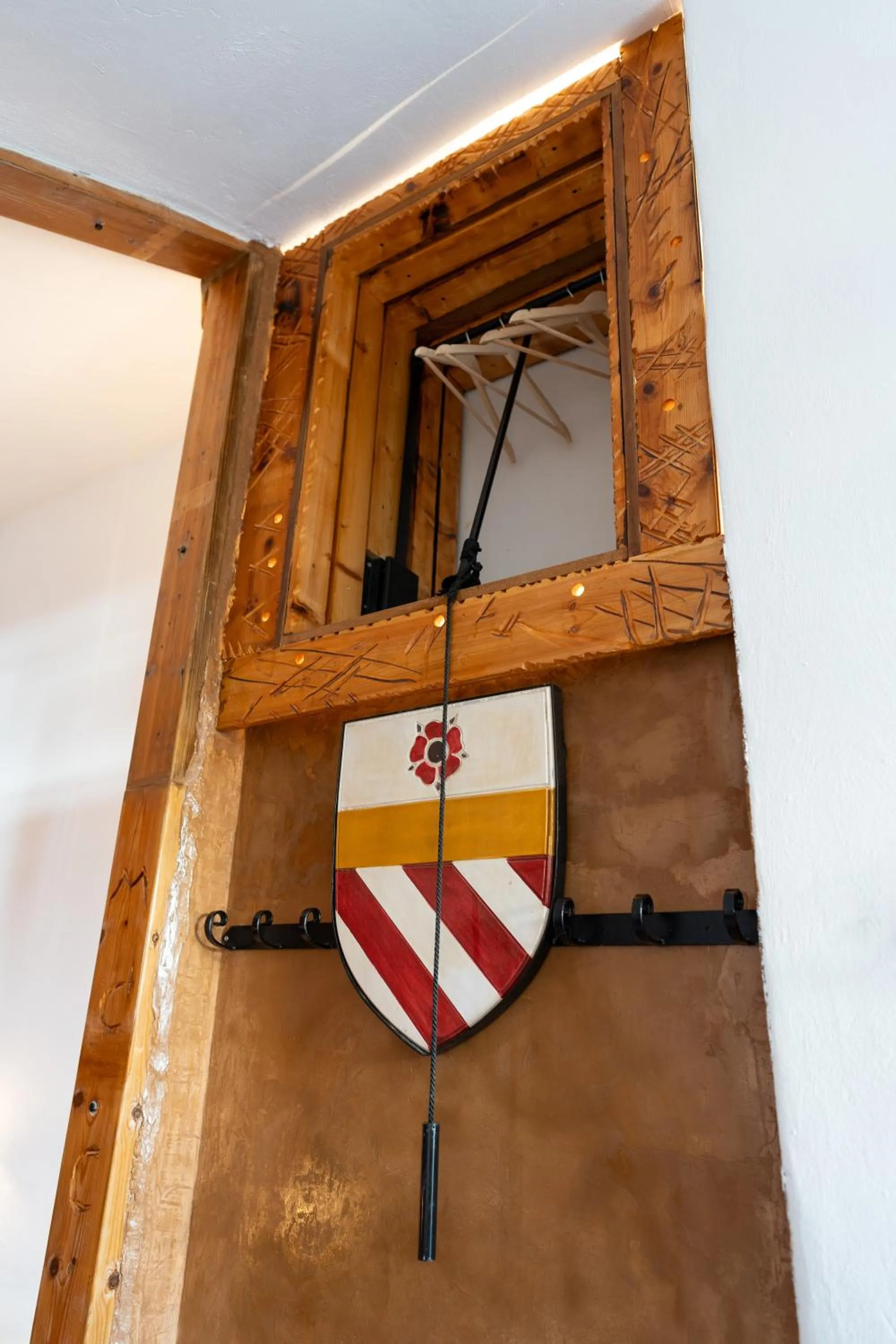 wardrobe in Cava d'Oro