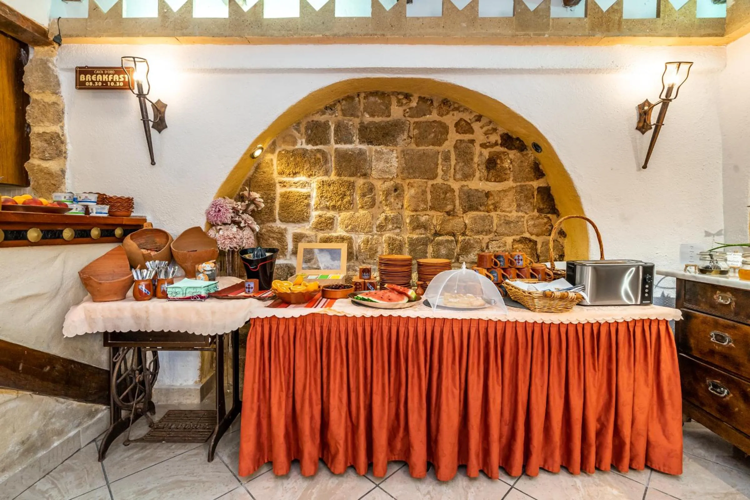 Buffet breakfast in Cava d'Oro