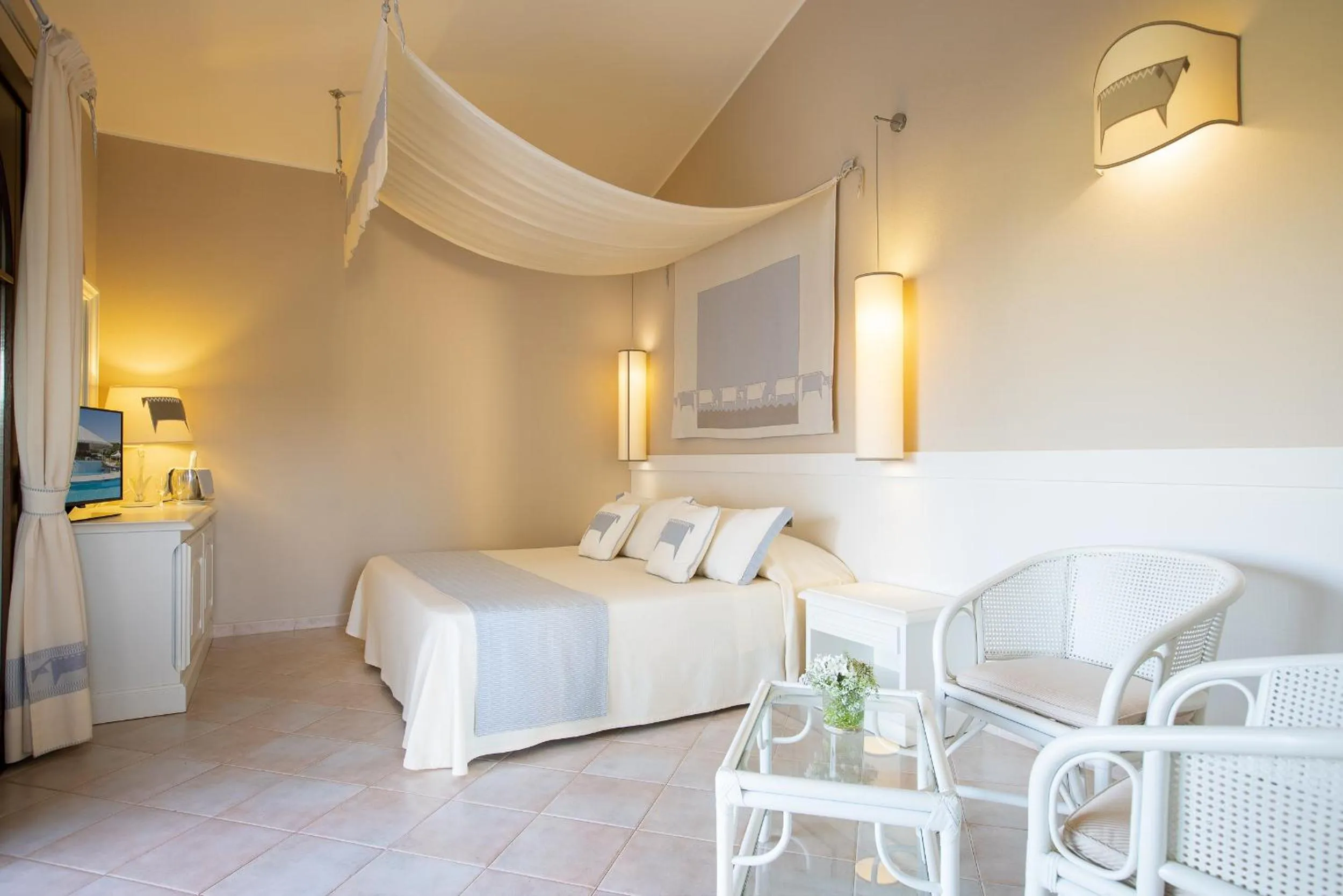 Bed in Hotel Baia di Nora