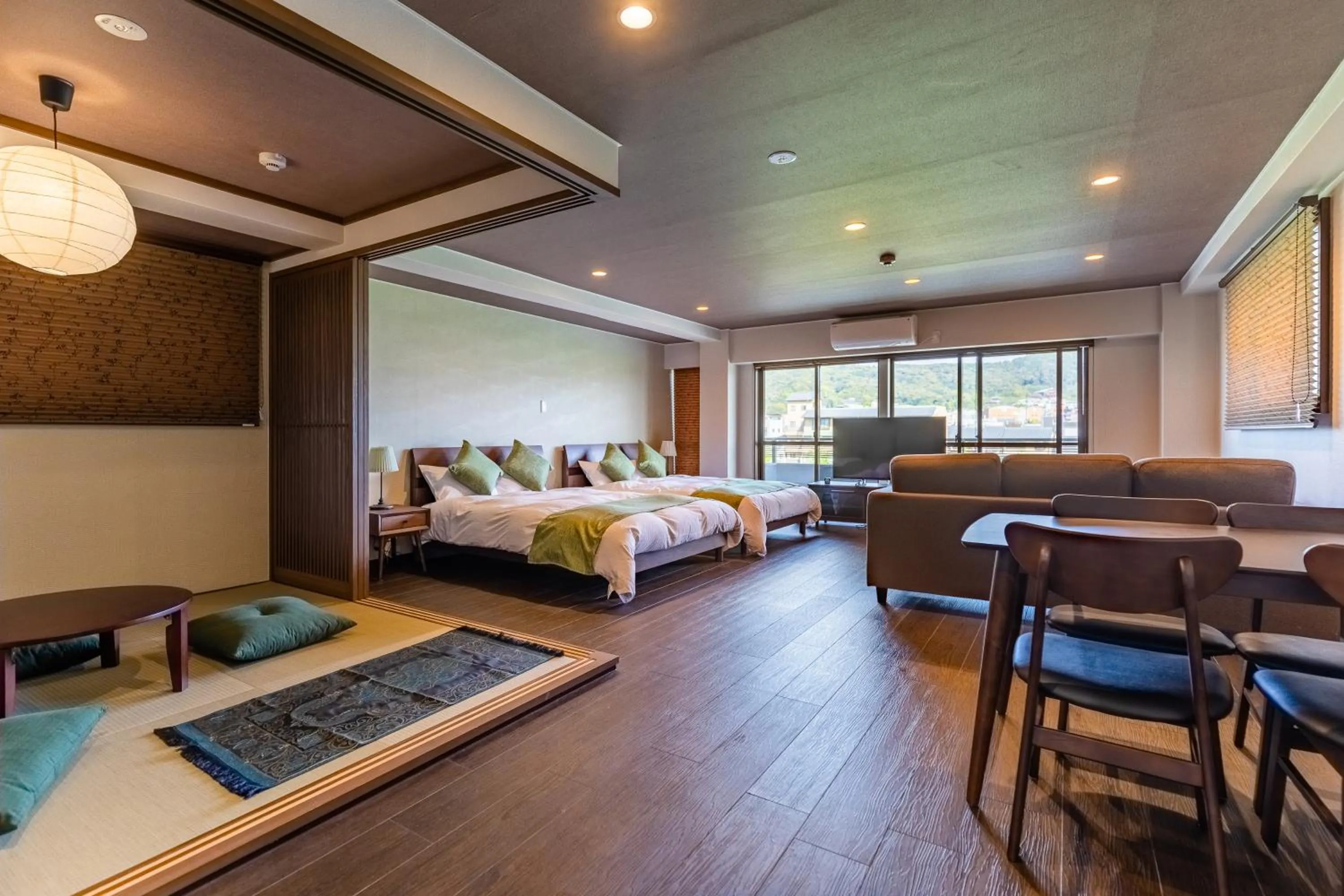 Photo of the whole room, Bed in Kyoto Riverview House Kyoraku
