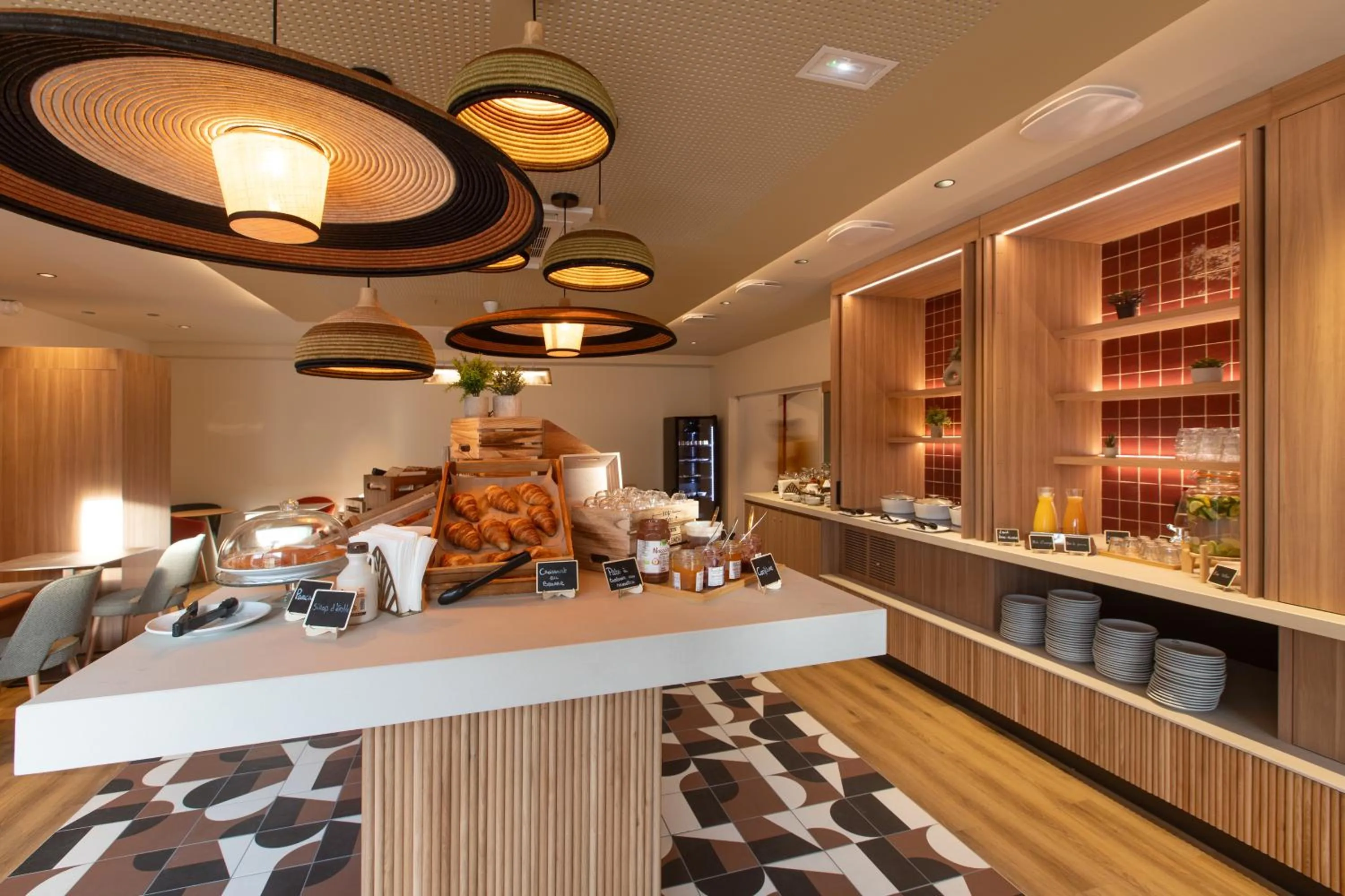 Food in Campanile Reims Centre - Cathedrale