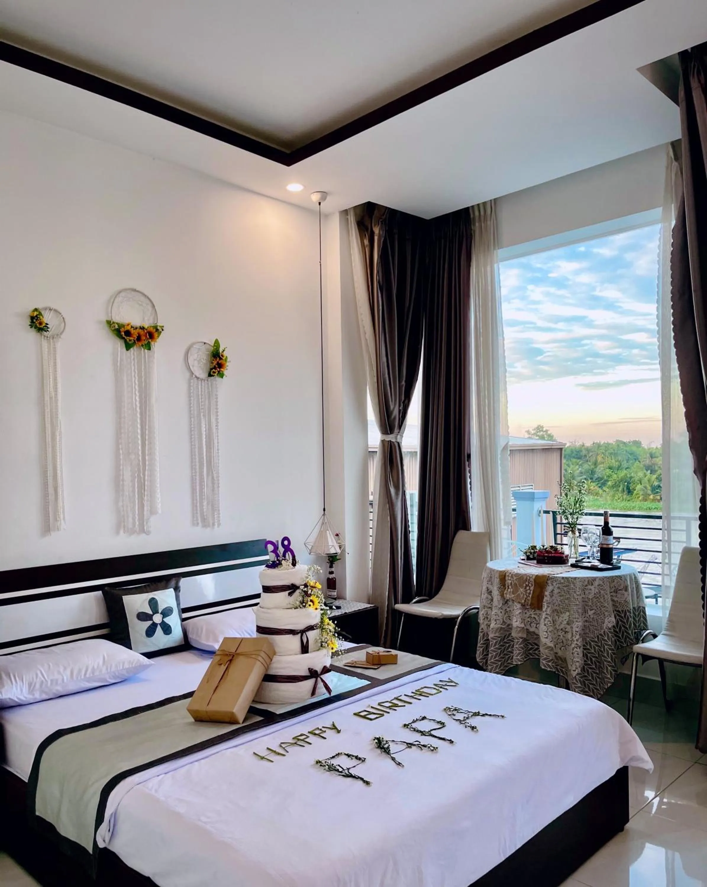 Sao Khue Riverside Hotel & Coffee