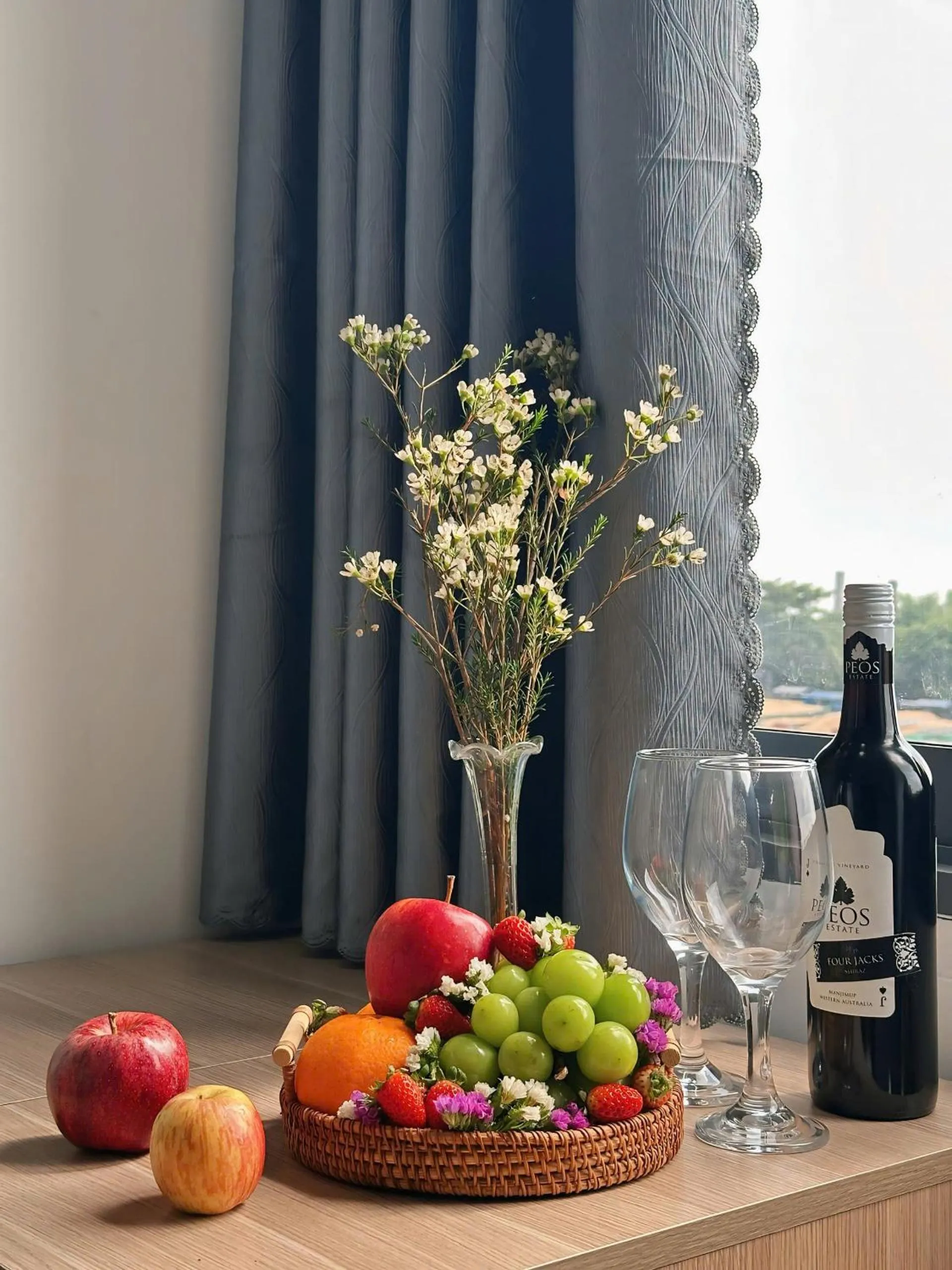 Sao Khue Riverside Hotel & Coffee