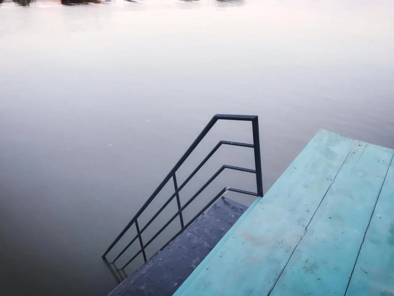 Sao Khue Riverside Hotel & Coffee