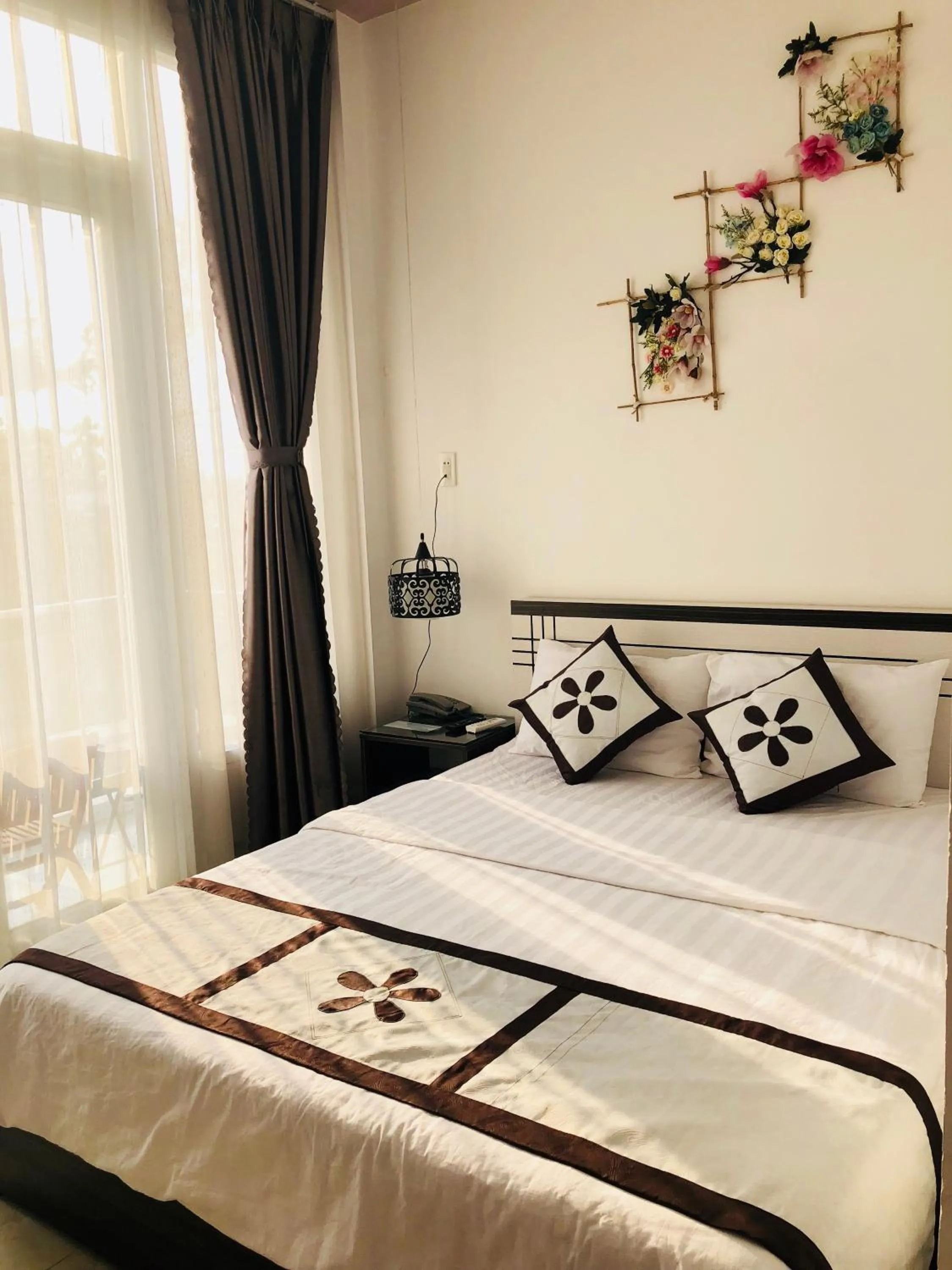 Sao Khue Riverside Hotel & Coffee