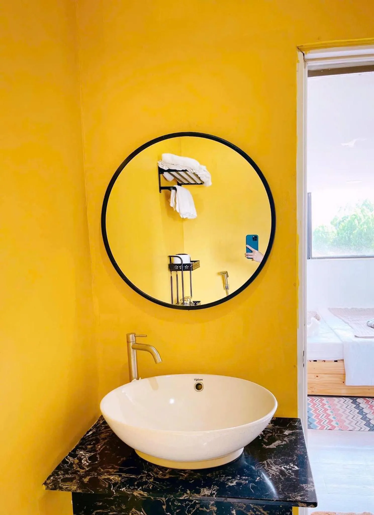 Sao Khue Riverside Hotel & Coffee