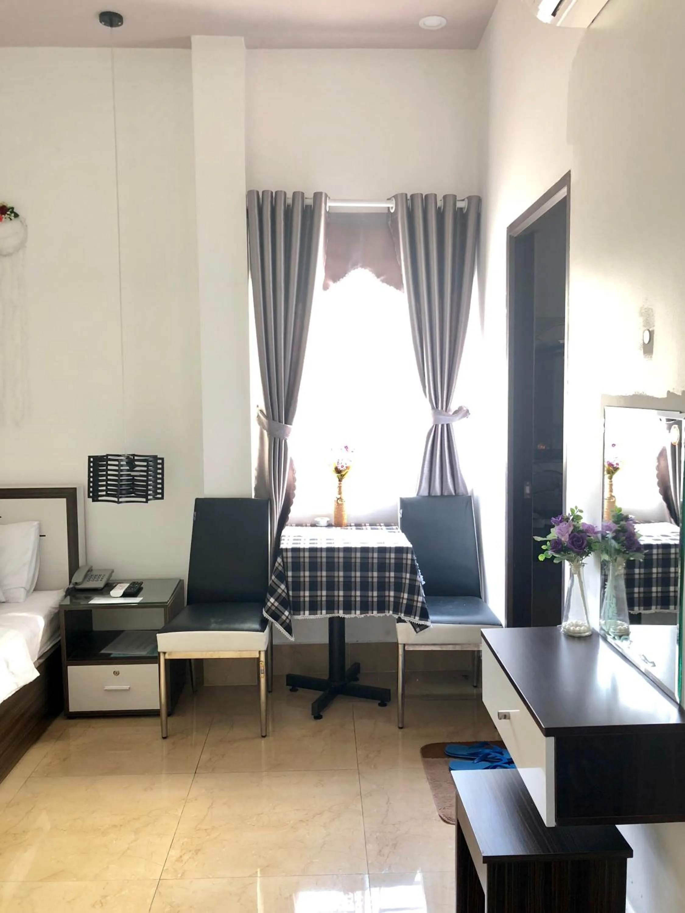 Sao Khue Riverside Hotel & Coffee