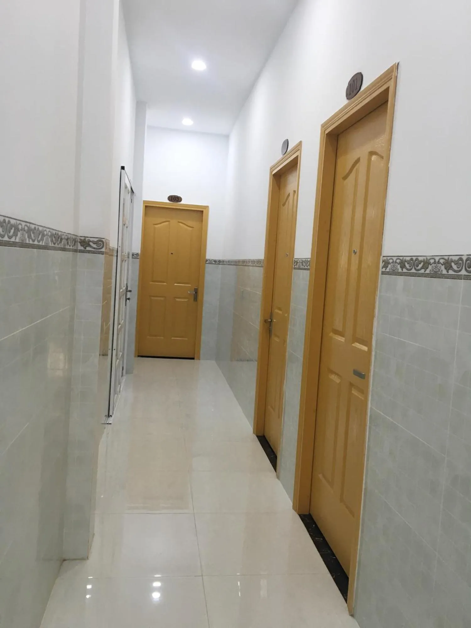 Sao Khue Riverside Hotel & Coffee