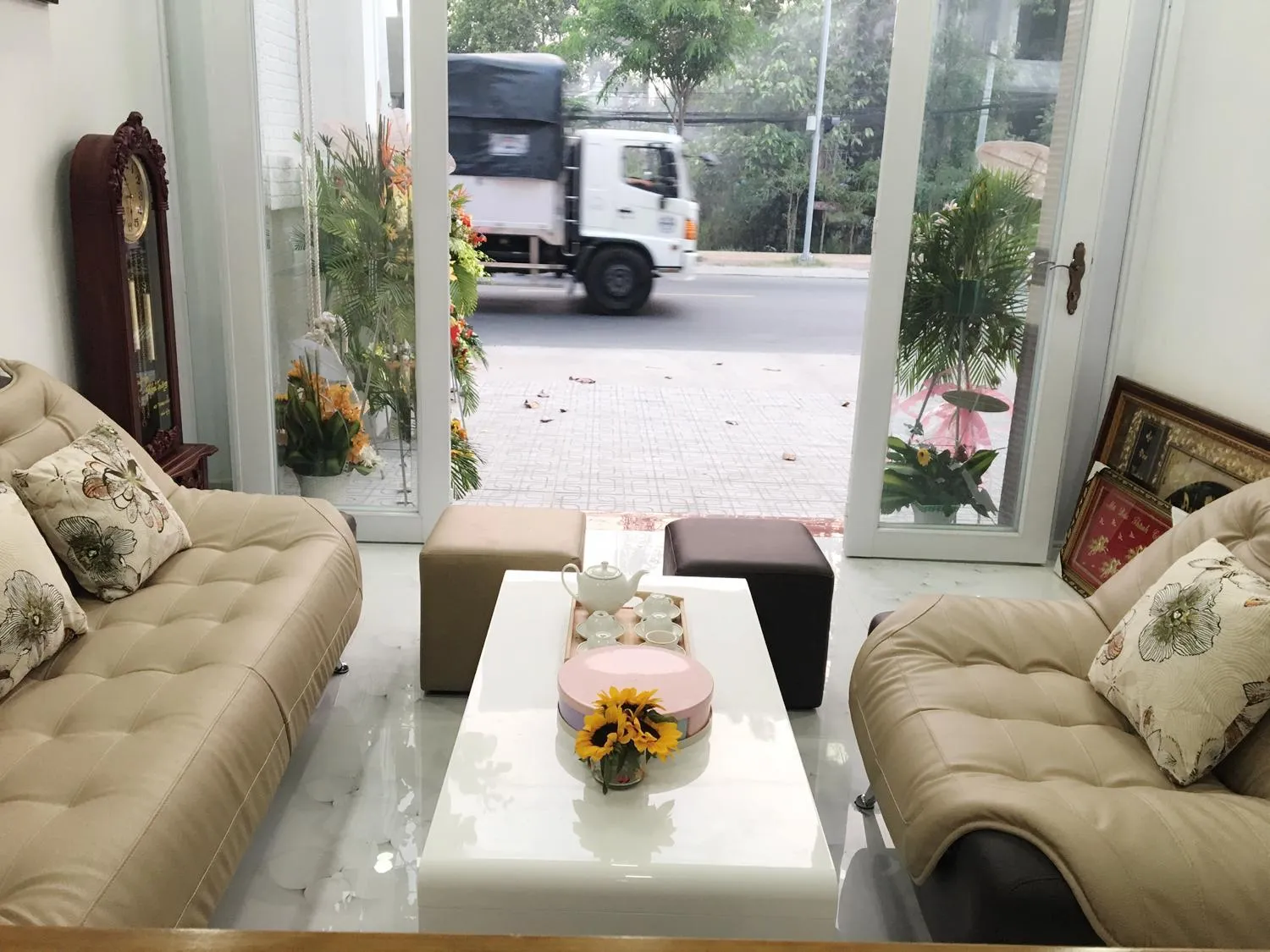 Sao Khue Riverside Hotel & Coffee