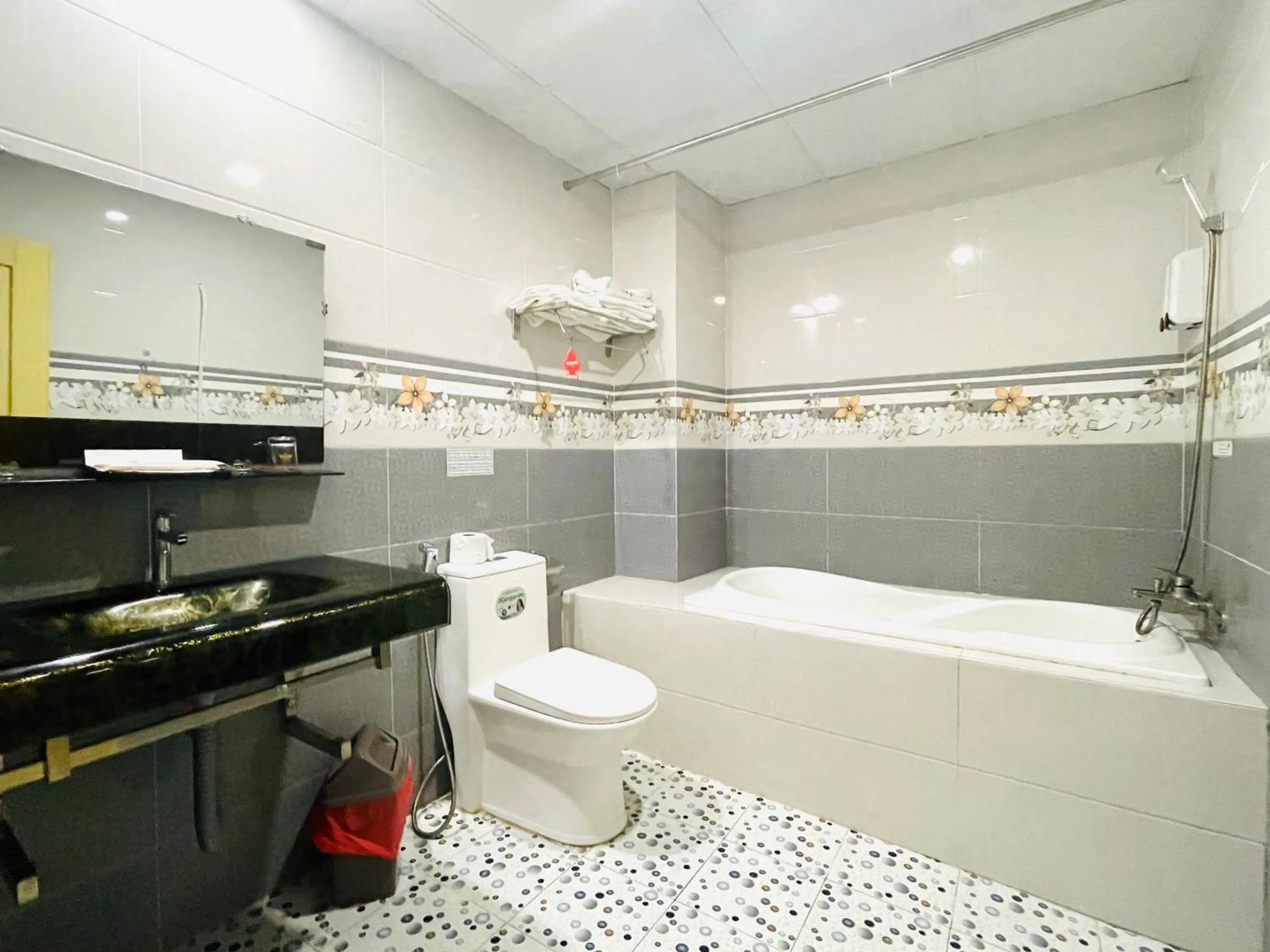 Sao Khue Riverside Hotel & Coffee